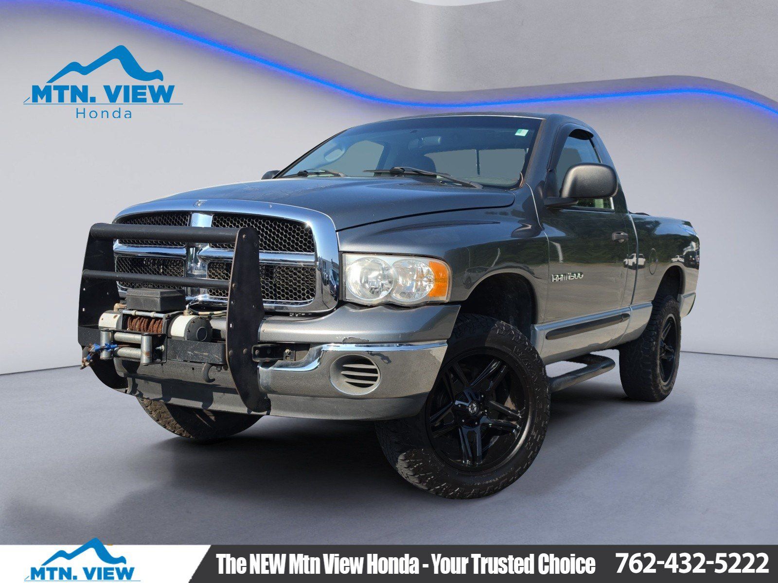 Mineral Gray Metallic Clearcoat 2005 Dodge RAM 1500 Pickup Truck Four-Wheel Drive 5-Speed Automatic