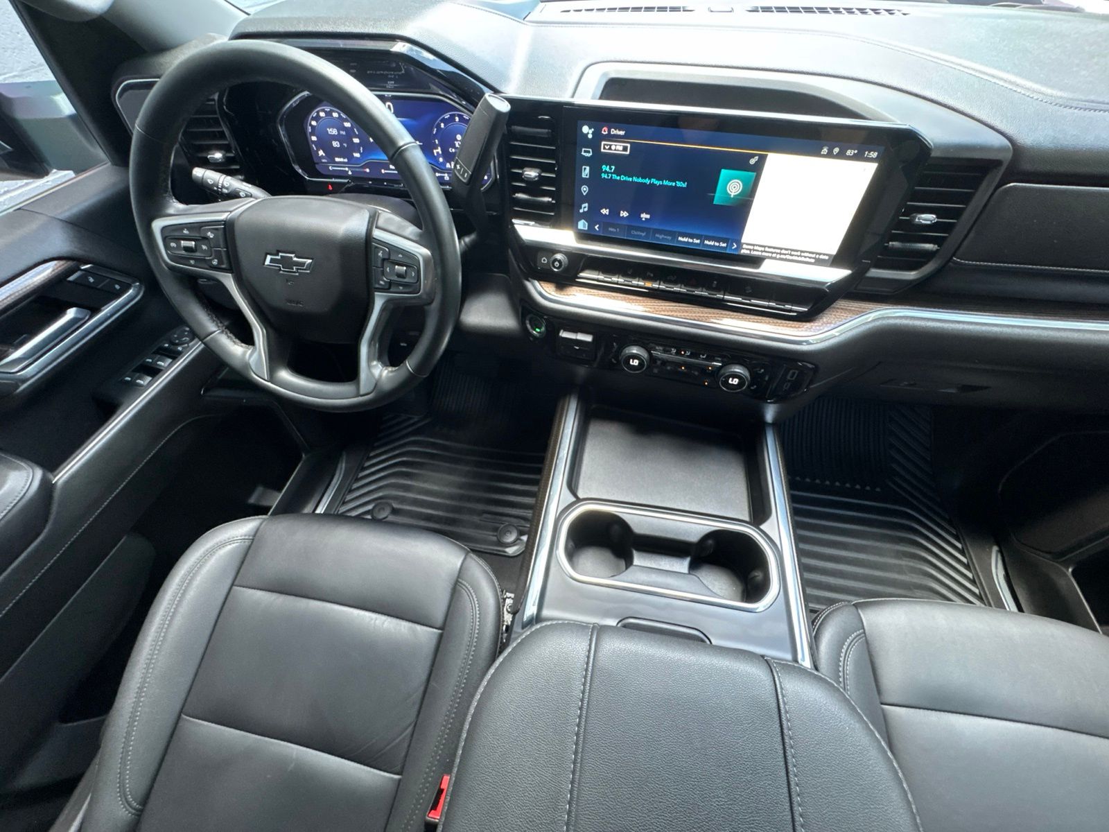 Used 2024 Summit White Chevrolet LT image 31