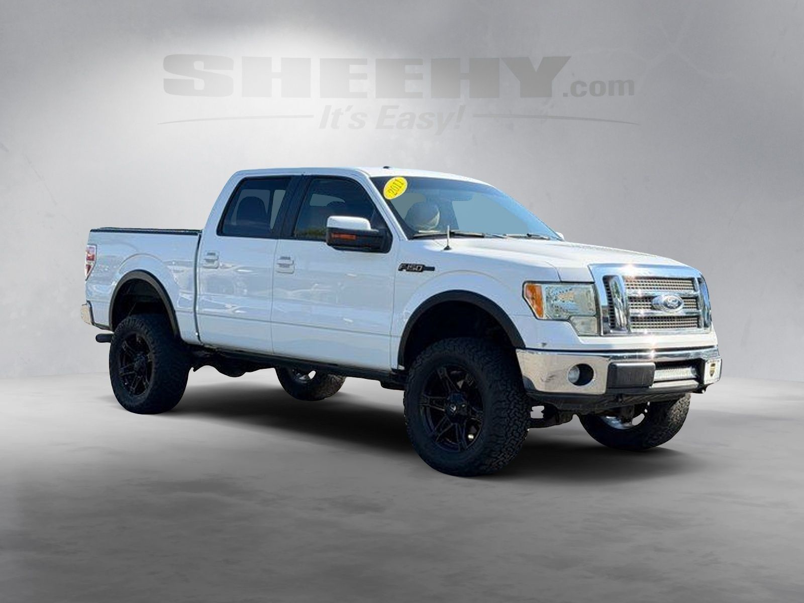 Used 2011 White Ford Lariat image 2