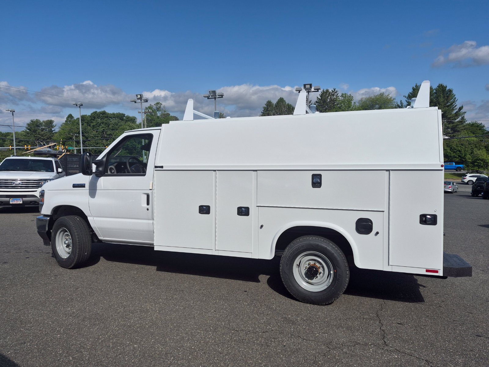 New 2026 Oxford White Ford KUV BODY image 15