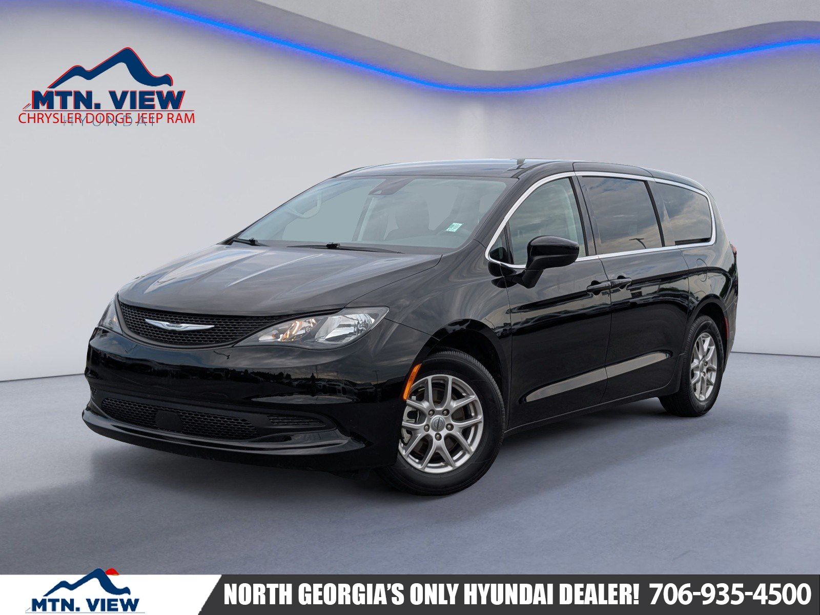 Diamond Black 2024 Chrysler Voyager Minivan Front-Wheel Drive 9-Speed Automatic