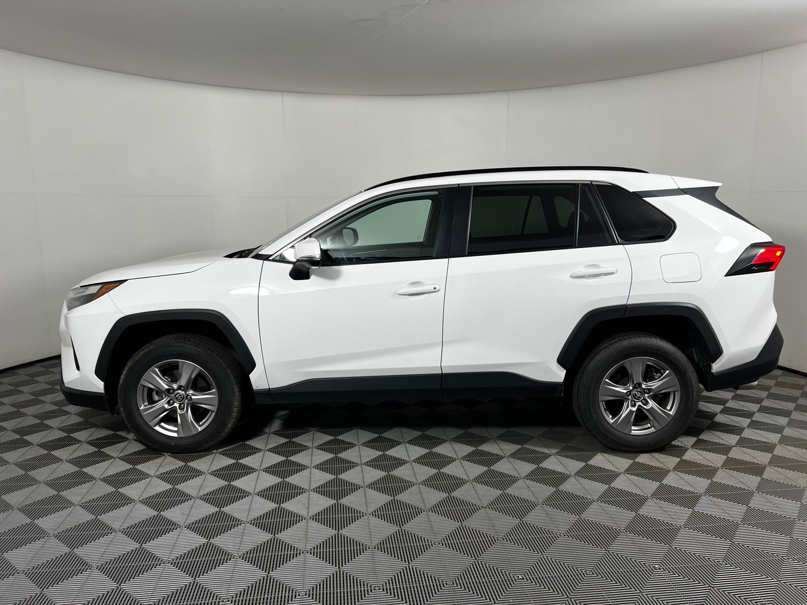 Thumbnail: 2025 Toyota RAV4 - 8