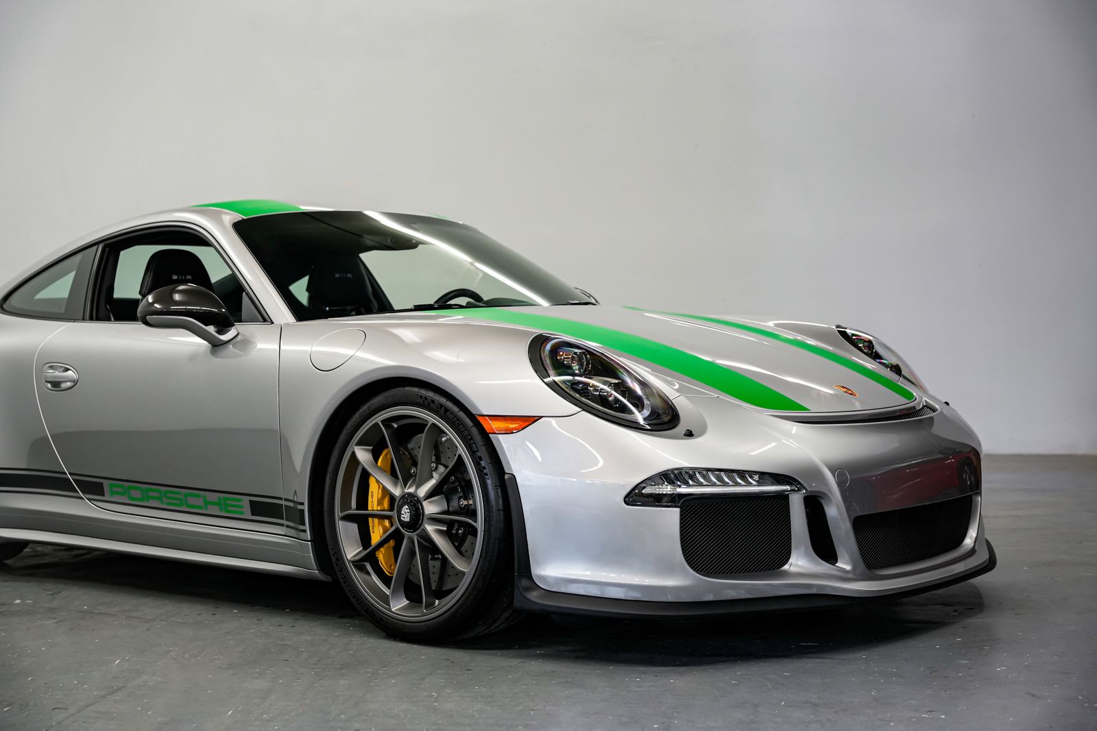 2016 Porsche 911 R — photo 45
