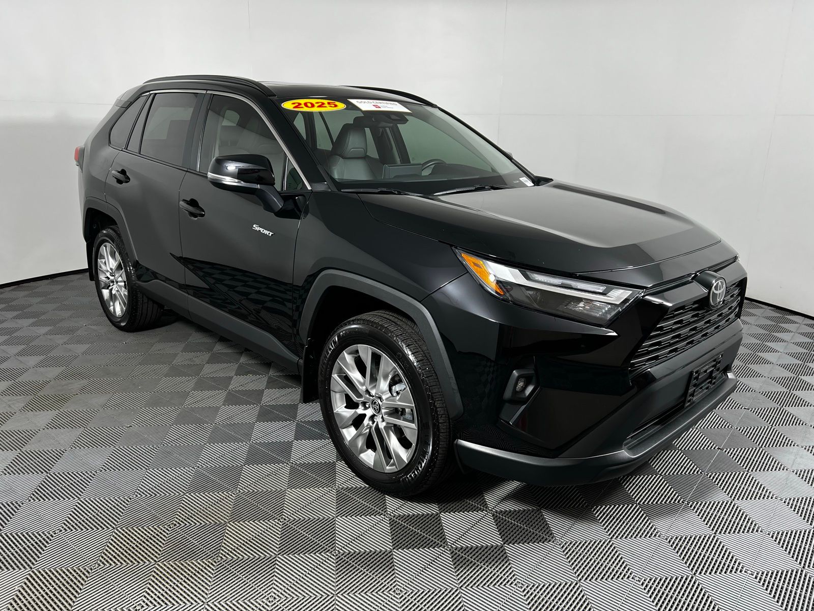 Thumbnail: 2025 Toyota RAV4 - 4