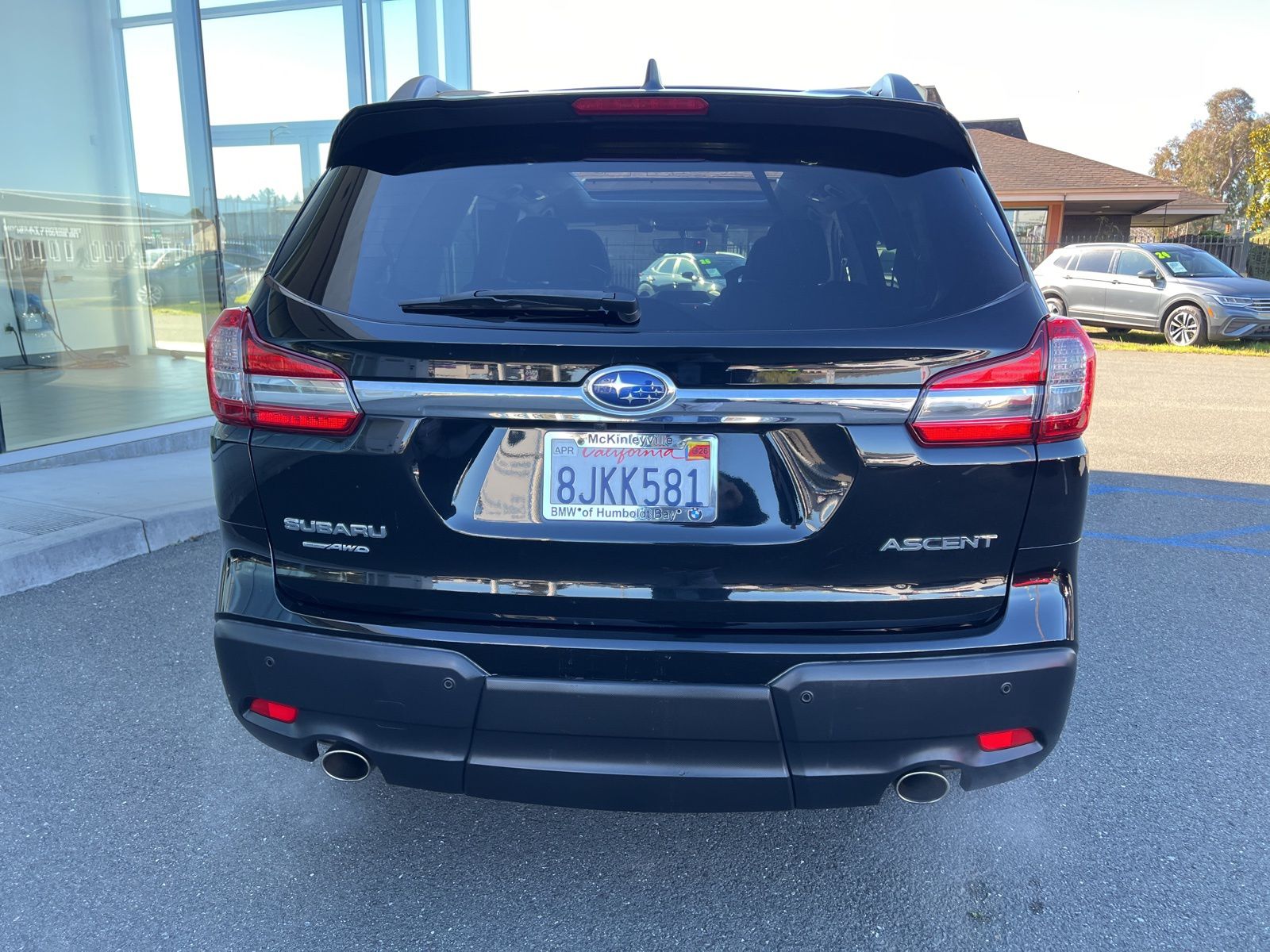 View vehicle photo 7