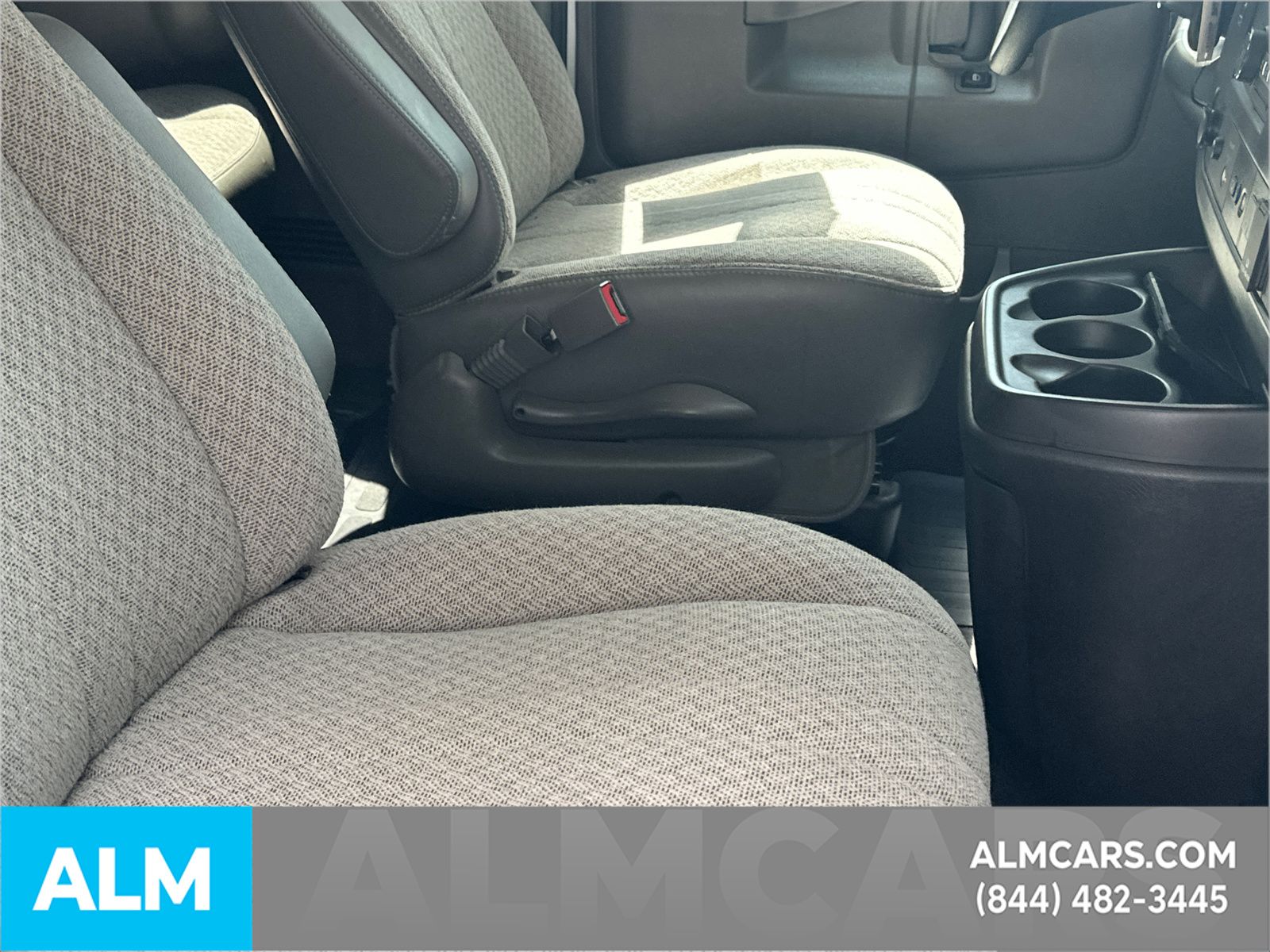 Used 2025 White Chevrolet LT image 14