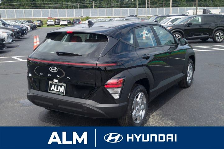 2026 Hyundai Venue SE photo 2
