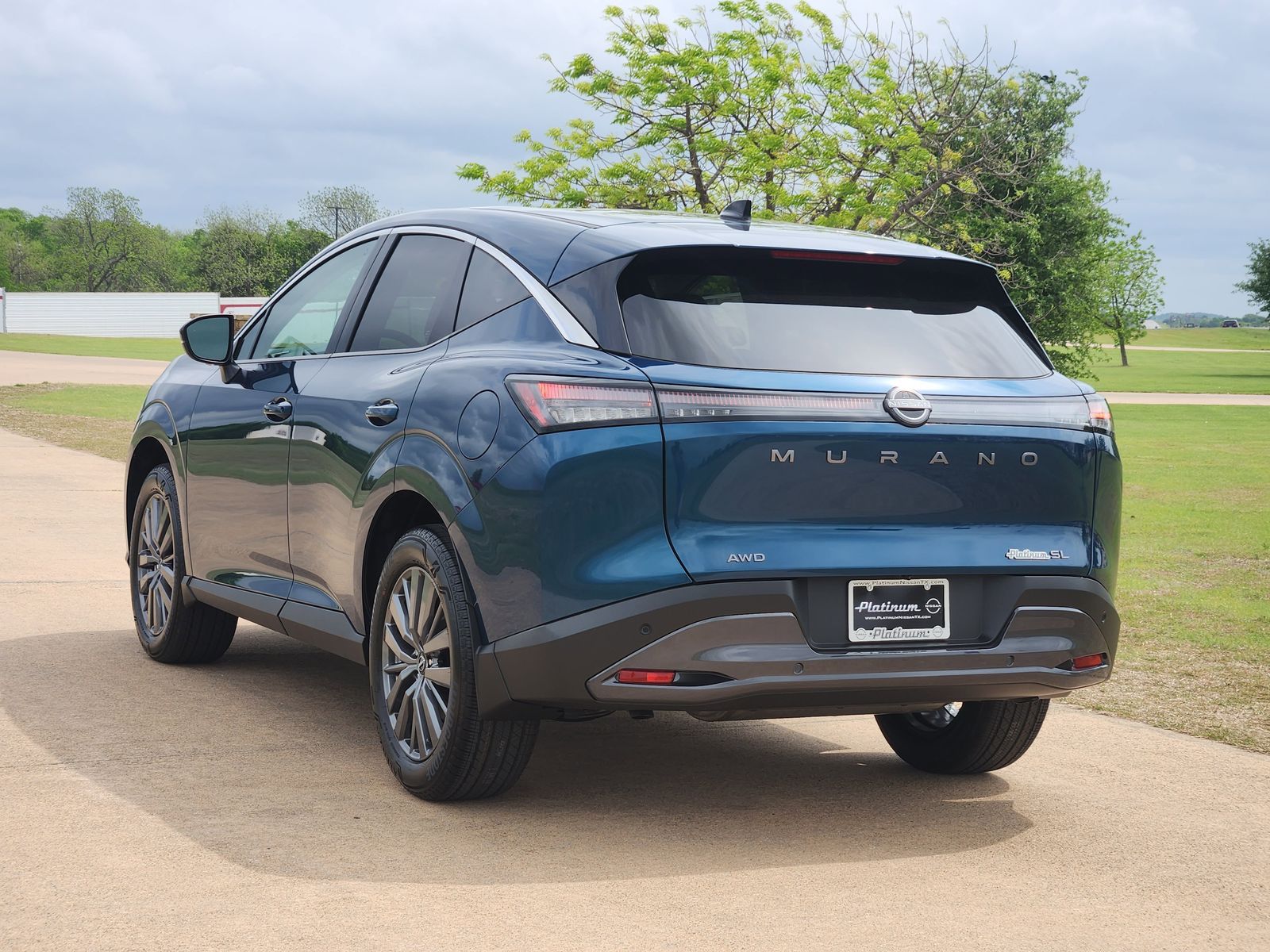 View vehicle photo 4