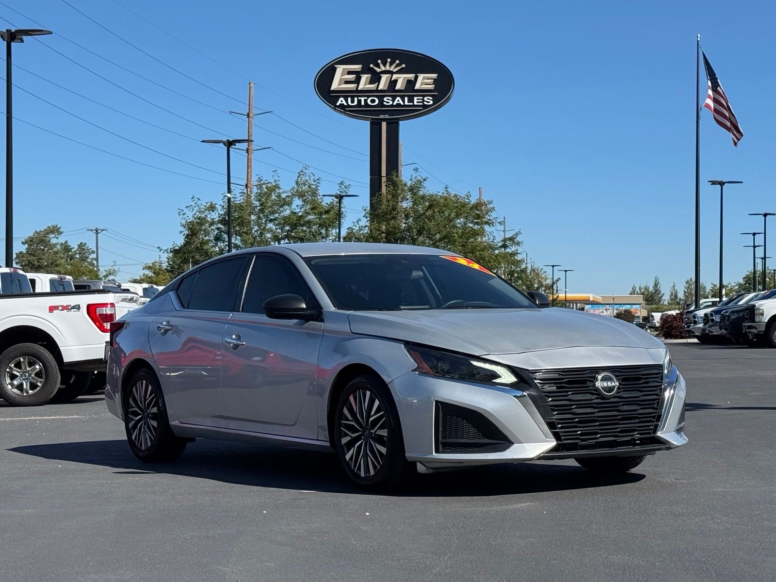 Brilliant Silver Metallic 2024 Nissan Altima Sedan Front-Wheel Drive Continuously Variable Transmission