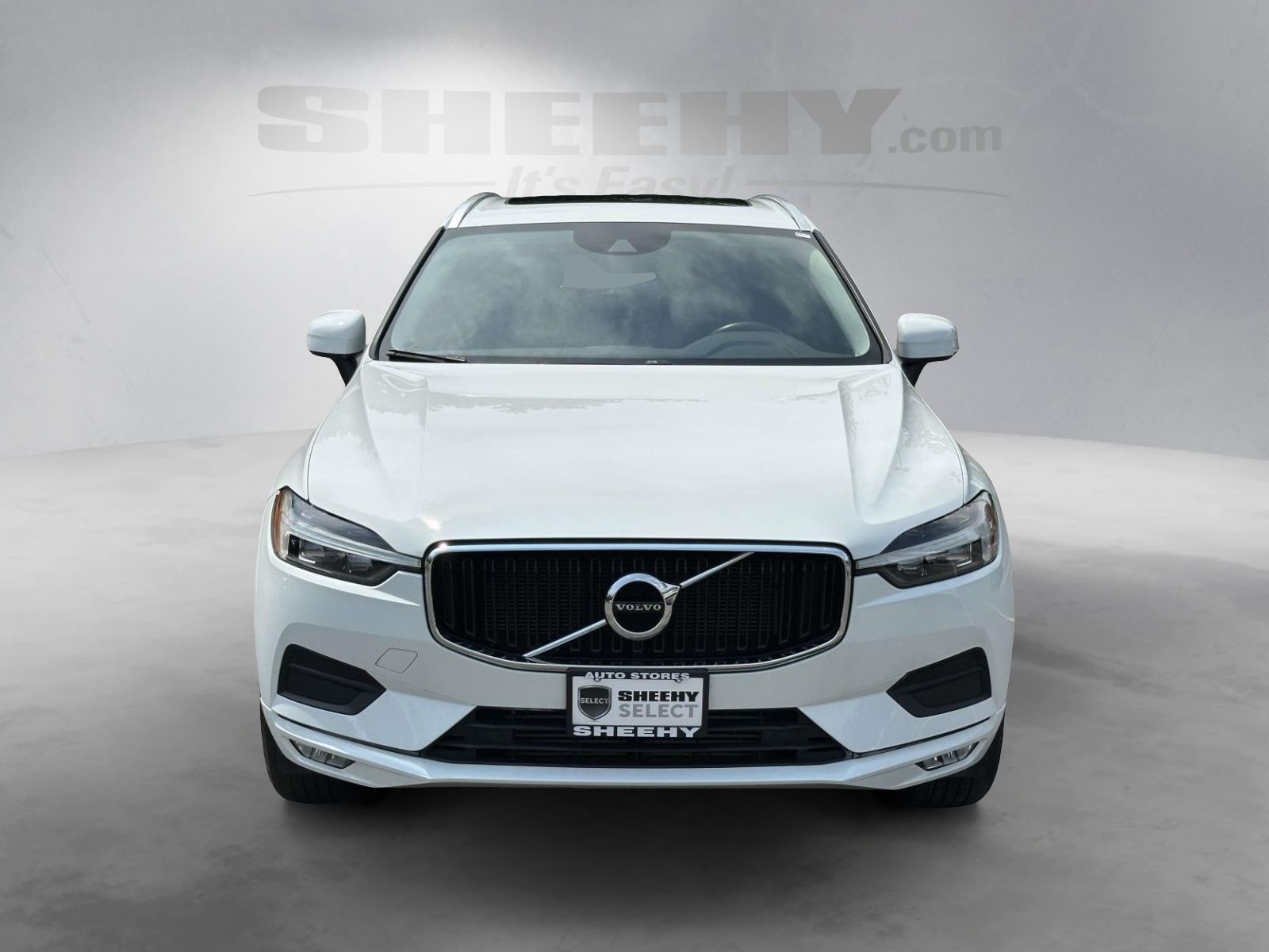 Used 2021 White Volvo T5 Momentum image 16