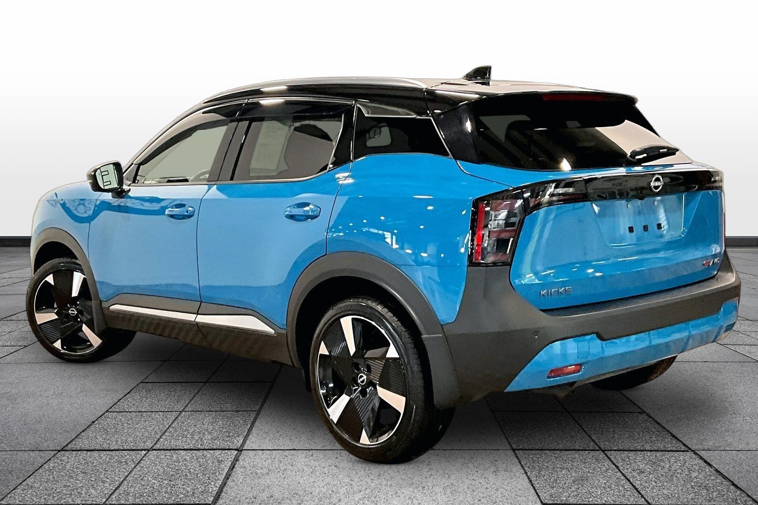  2025 Nissan Kicks SR AWD   