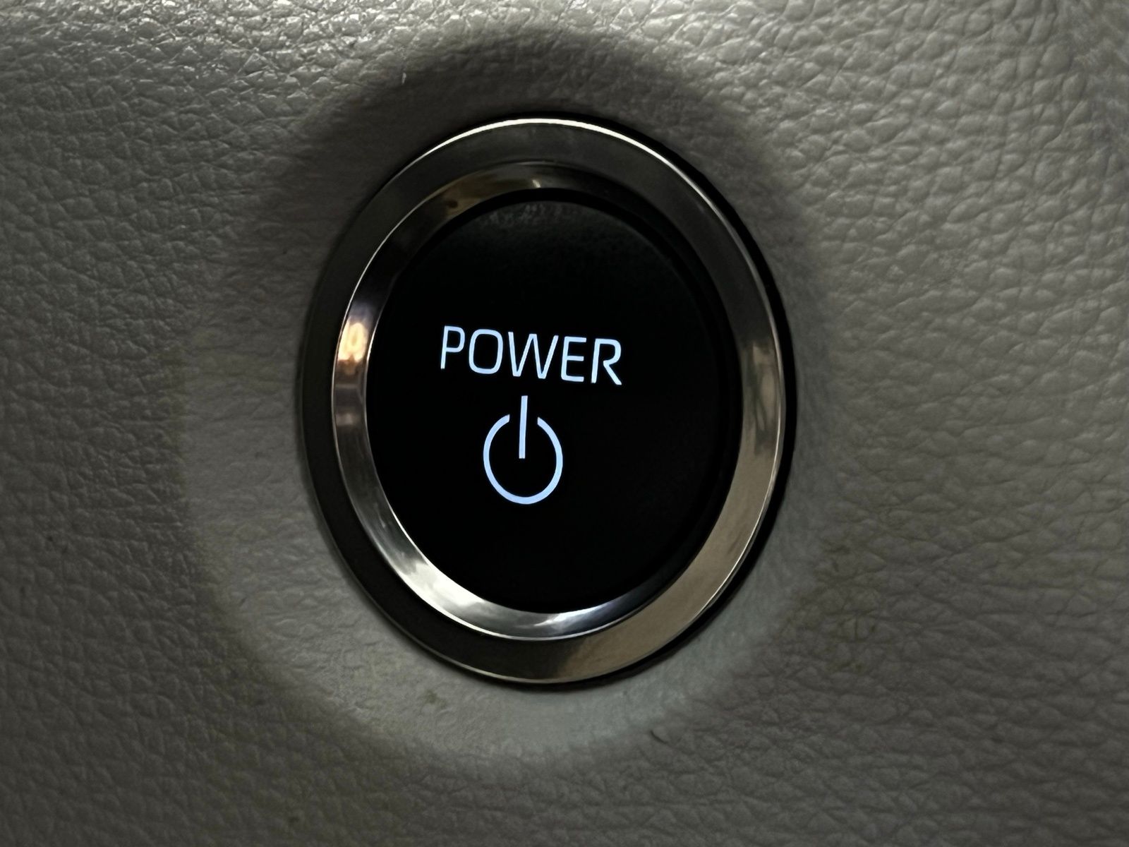 Thumbnail: 2025 Toyota Corolla - 18