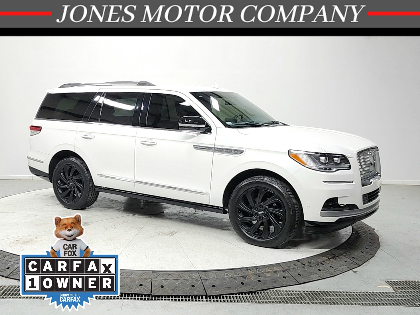 Pristine White Metallic Tri-Coat 2024 Lincoln Navigator Premiere 4WD SUV / Crossover Four-Wheel Drive Automatic