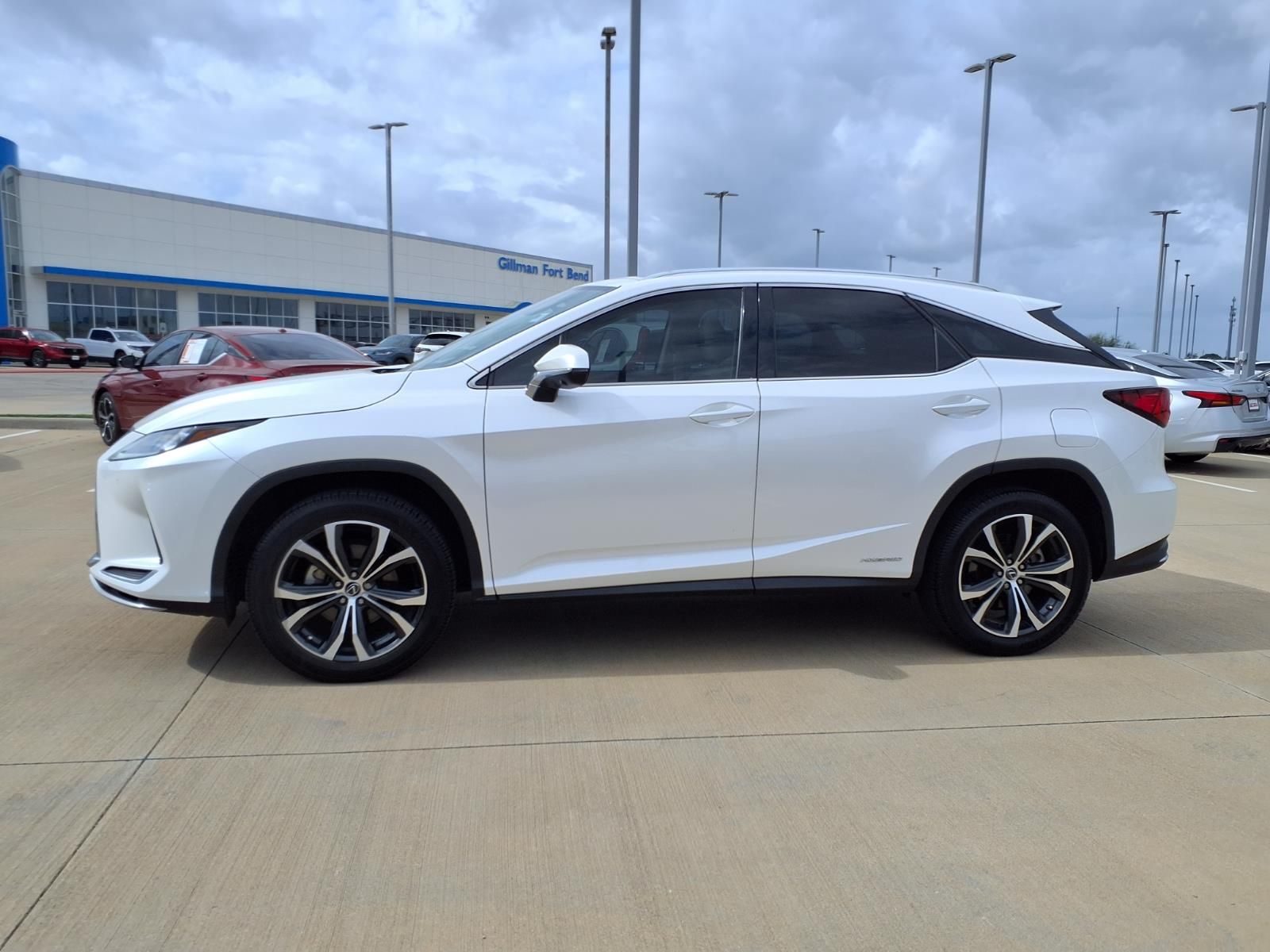 View vehicle photo 3