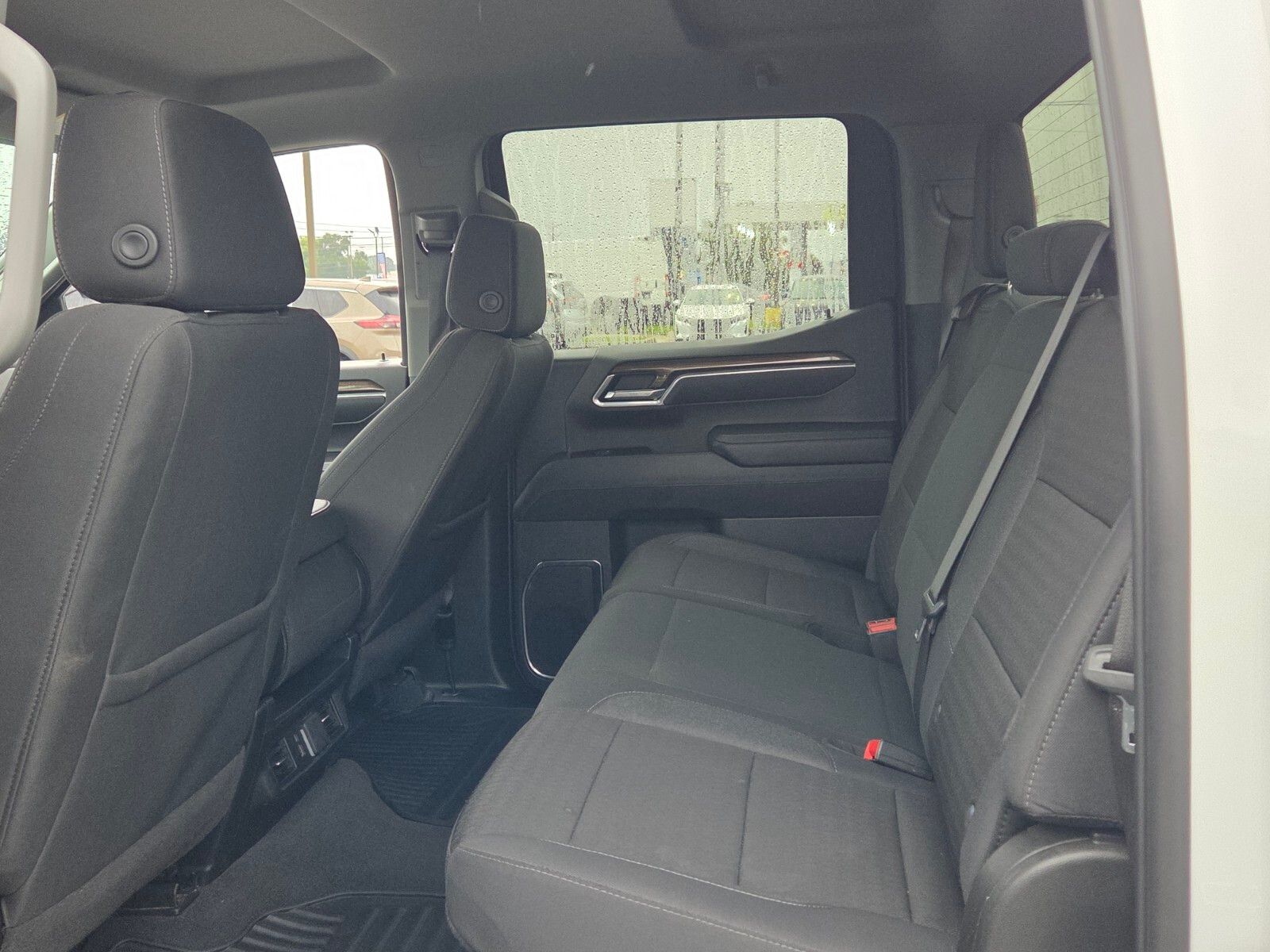 Used 2025 White Chevrolet LT image 6