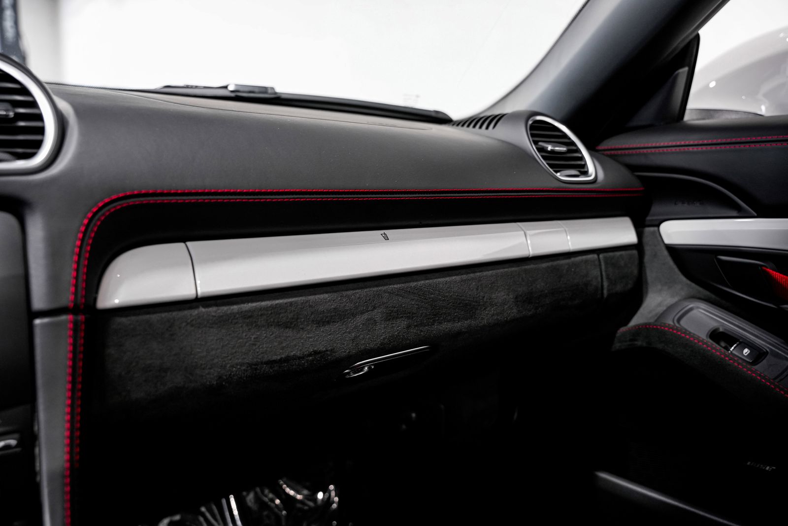 2022 Porsche 718 Spyder Base — photo 16