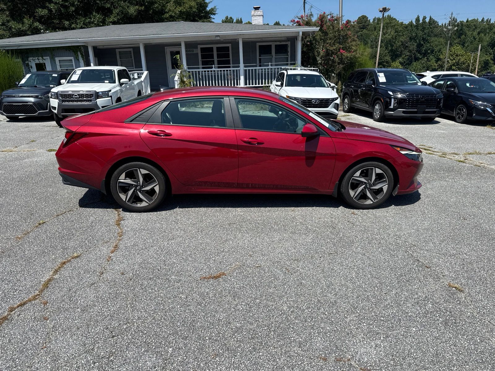 Used 2023 Red Hyundai SEL image 5
