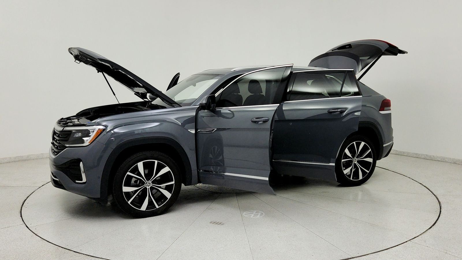 Used 2025 Gray Volkswagen 2.0T SEL Premium R-Line image 12