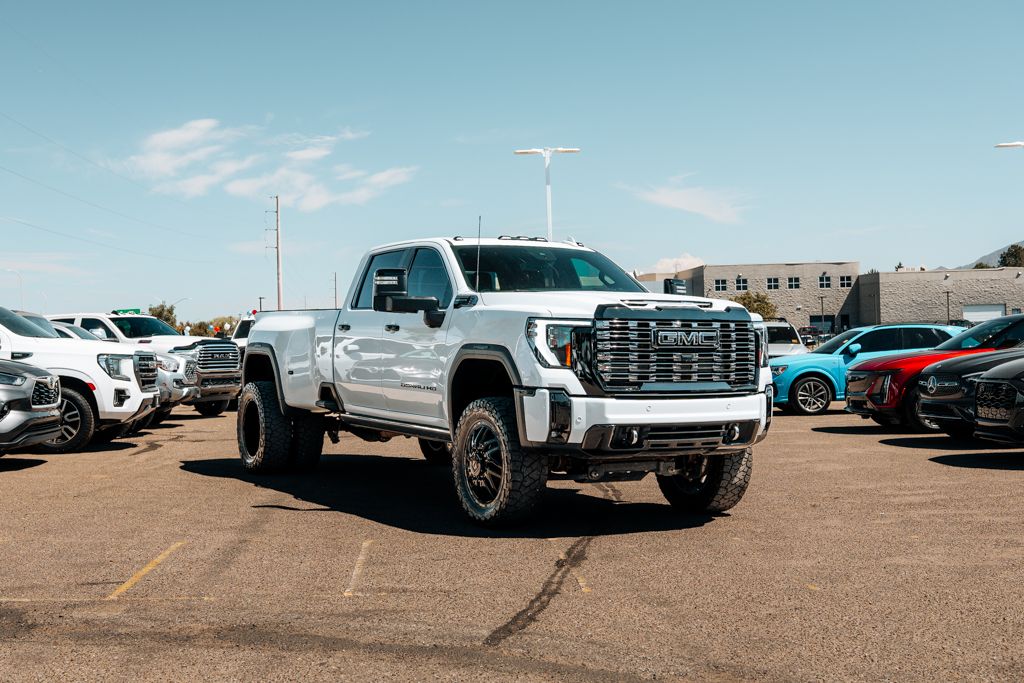 2026 GMC Sierra 3500HD Denali Ultimate Crew Cab LB DRW 4WD