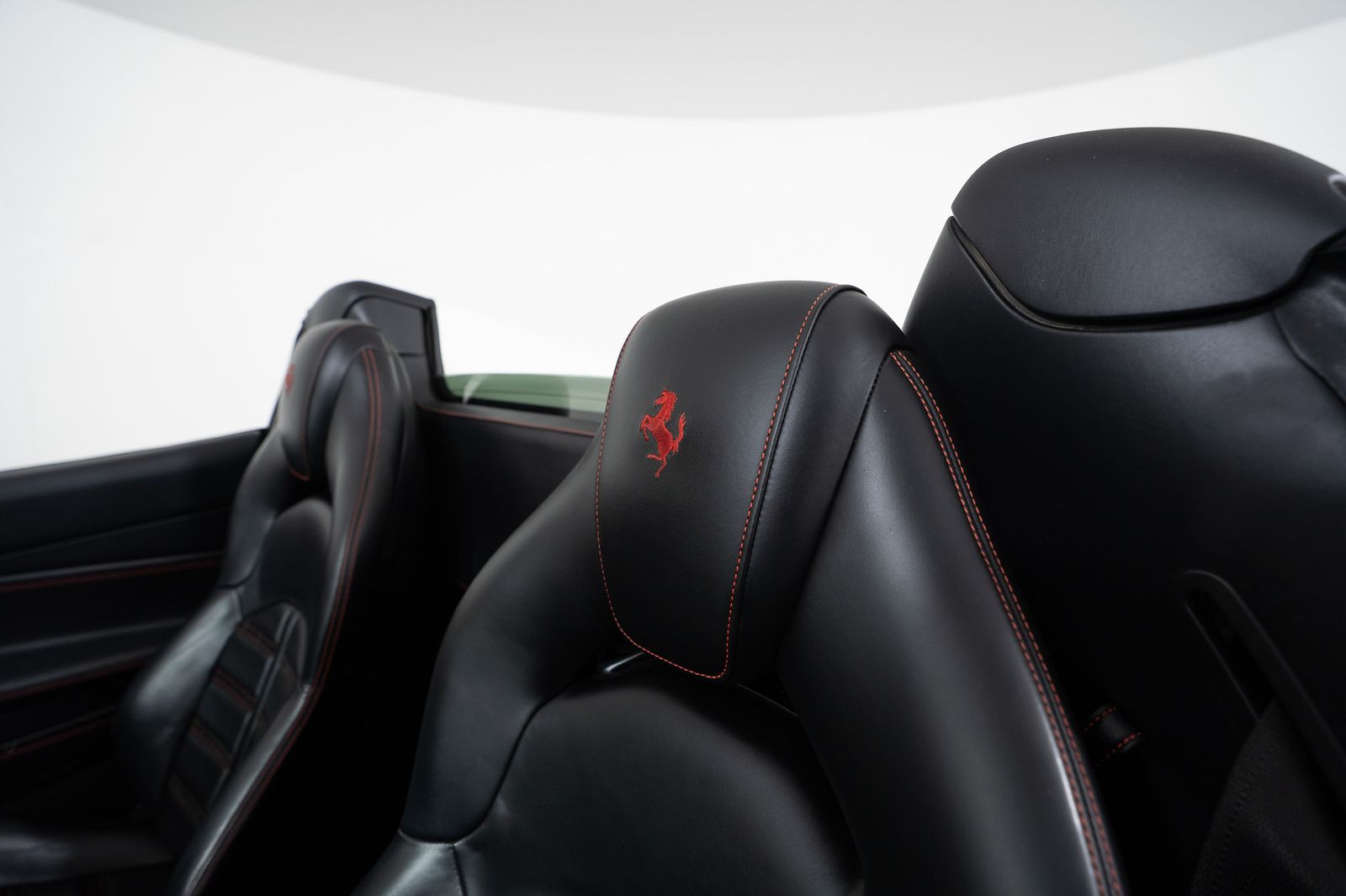 2019 Ferrari 488 Spider — full photo 29 of 43
