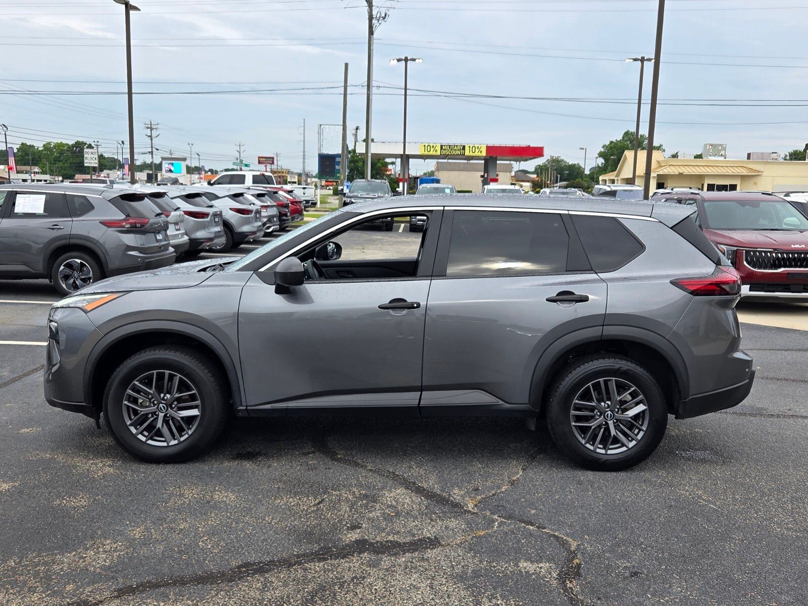 Used 2024 Gray Nissan S image 4