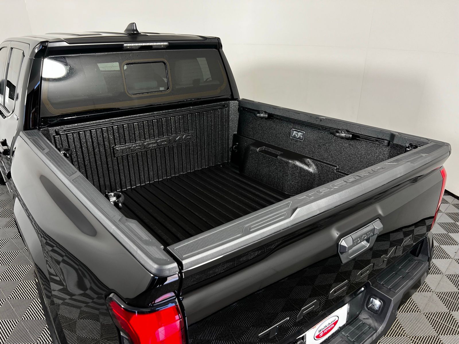 2025 Toyota Tacoma SR5 21