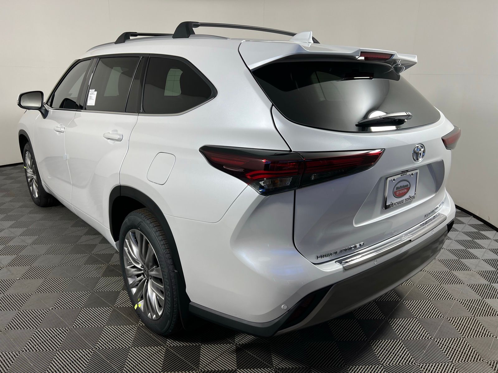Thumbnail: 2025 Toyota Highlander - 7