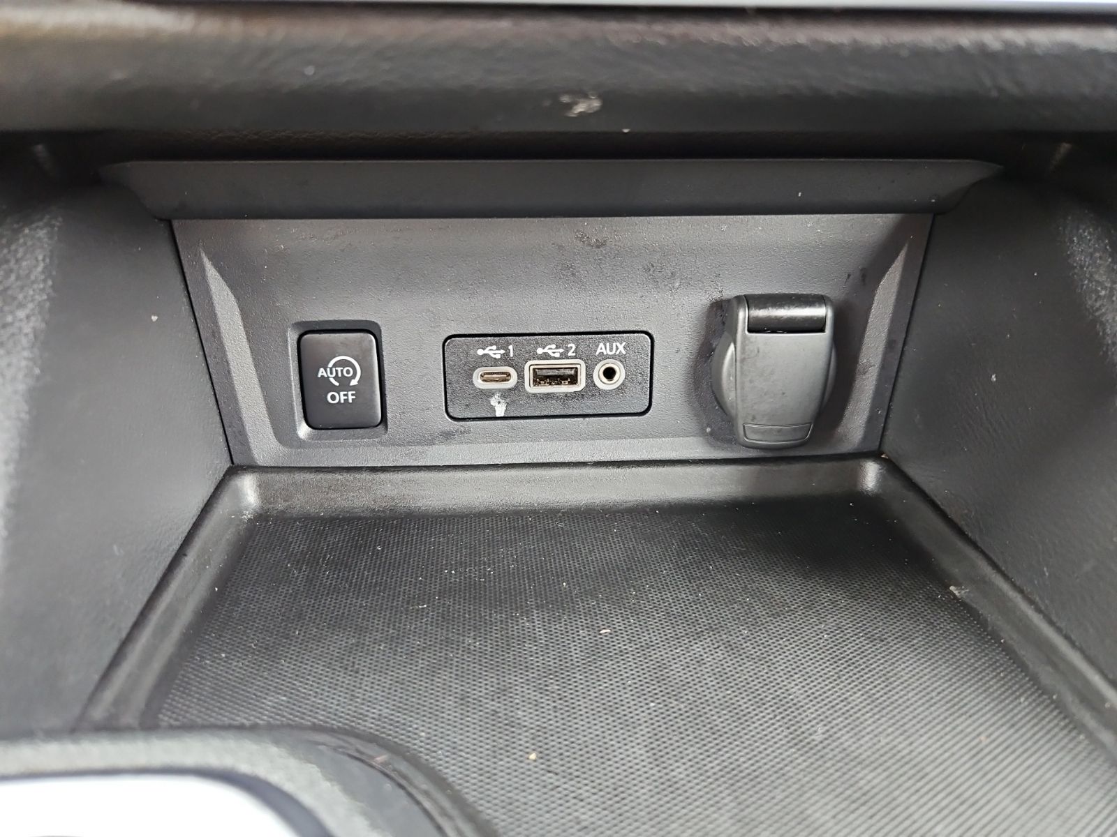 Used 2025 Gray Nissan SV image 24