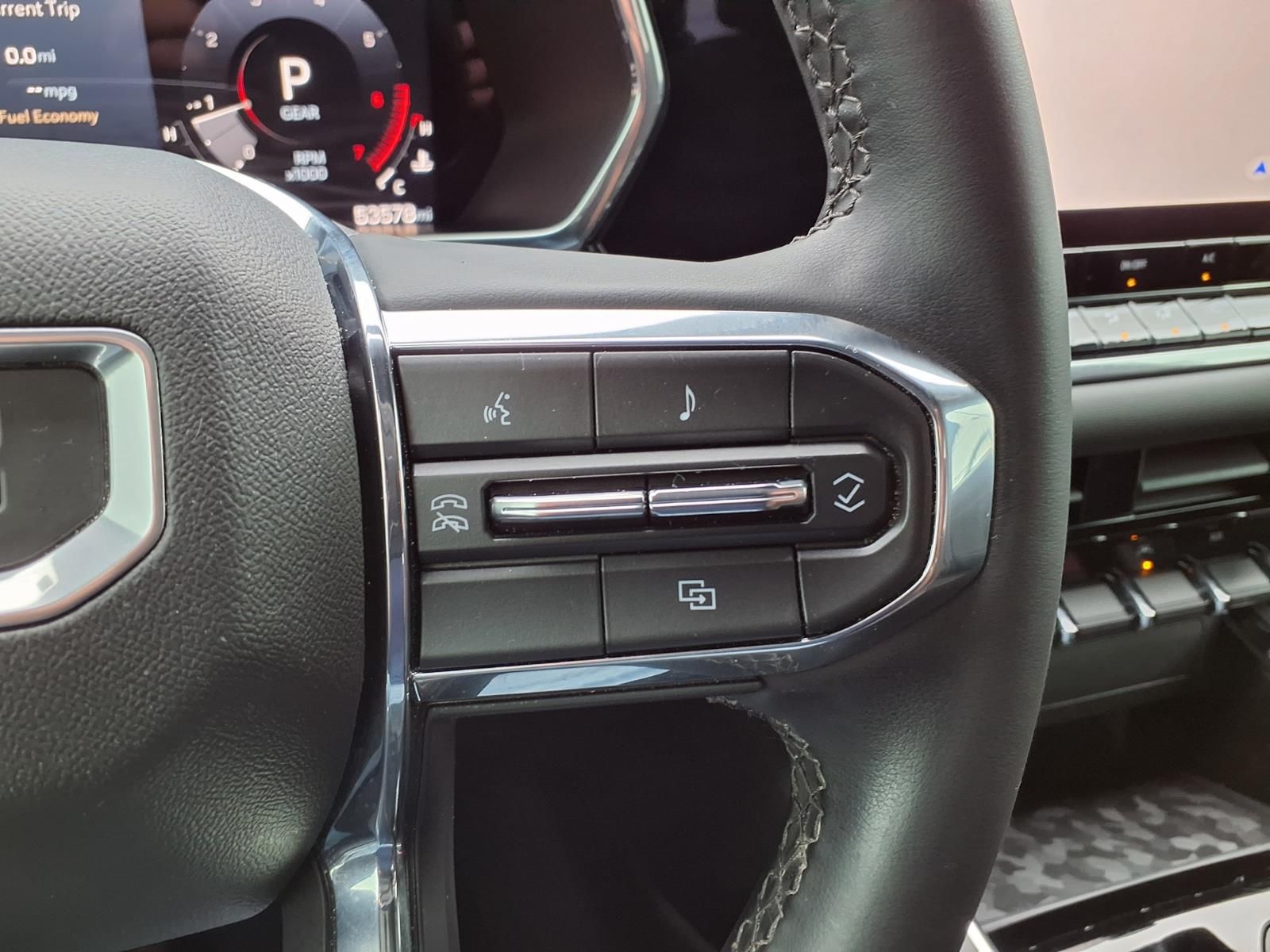 2024 GMC Canyon Elevation White at Big Star Buick GMC