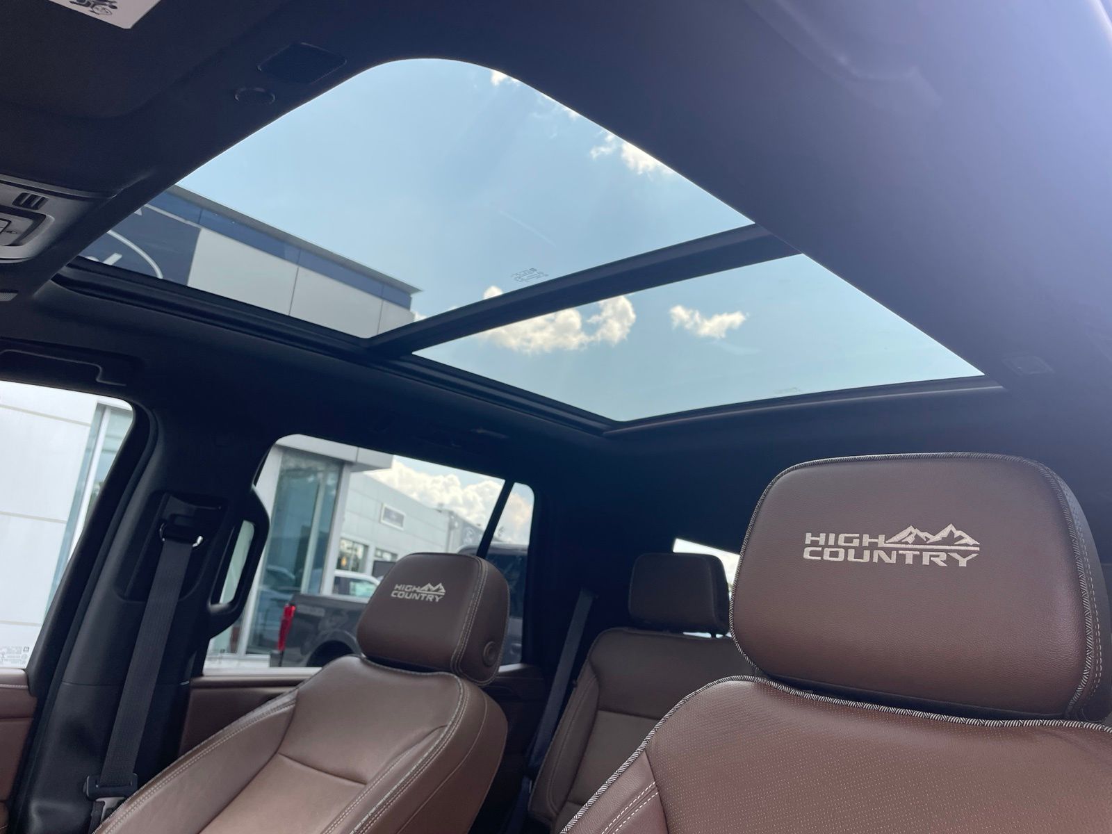 Used 2021 Pearl Chevrolet High Country image 11