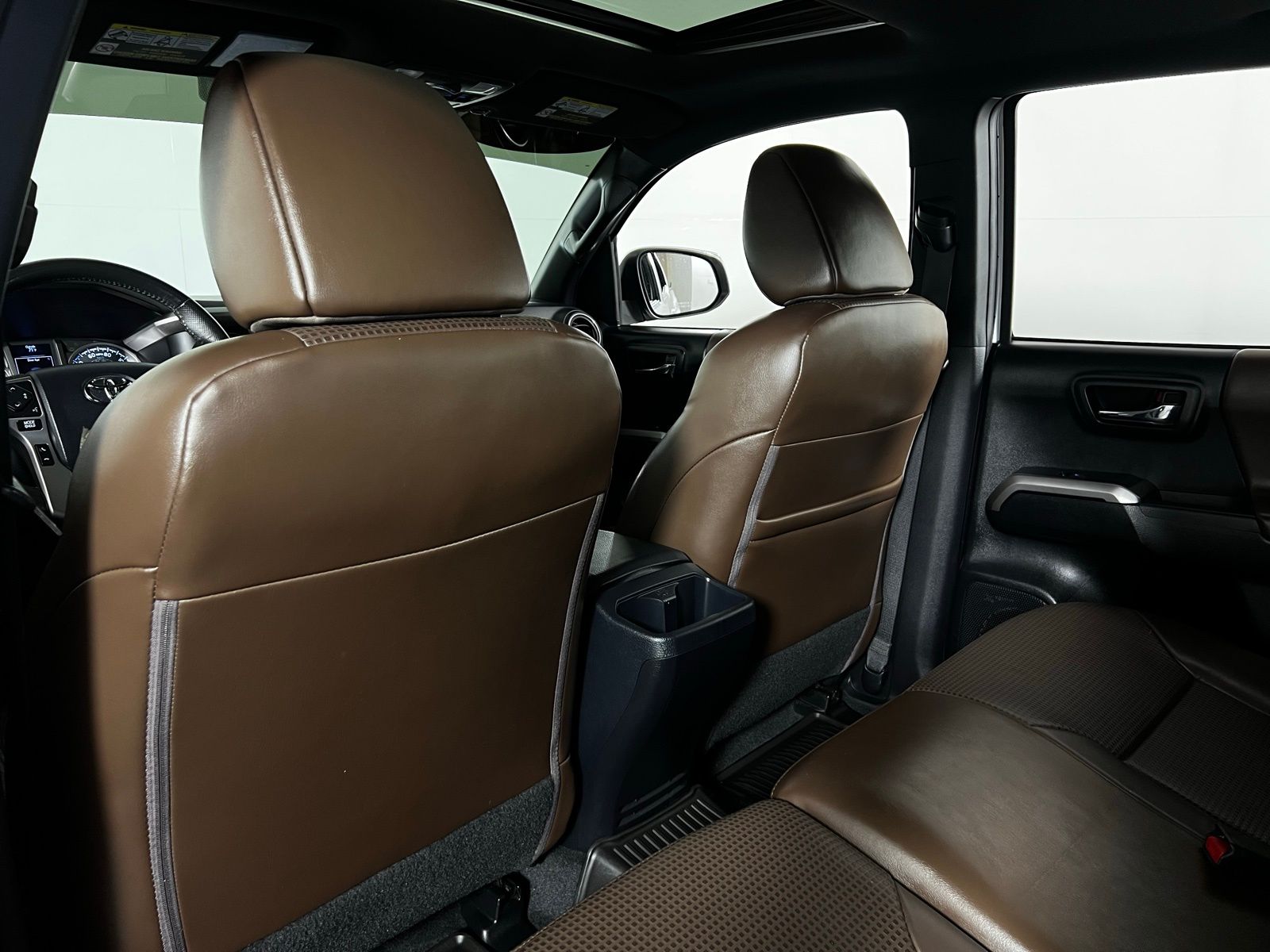 2017 Toyota Tacoma Limited 24