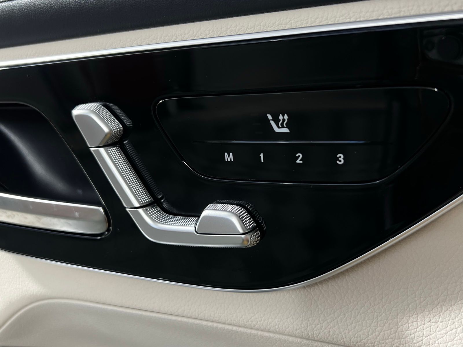 2024 Mercedes-Benz GLC 300 14