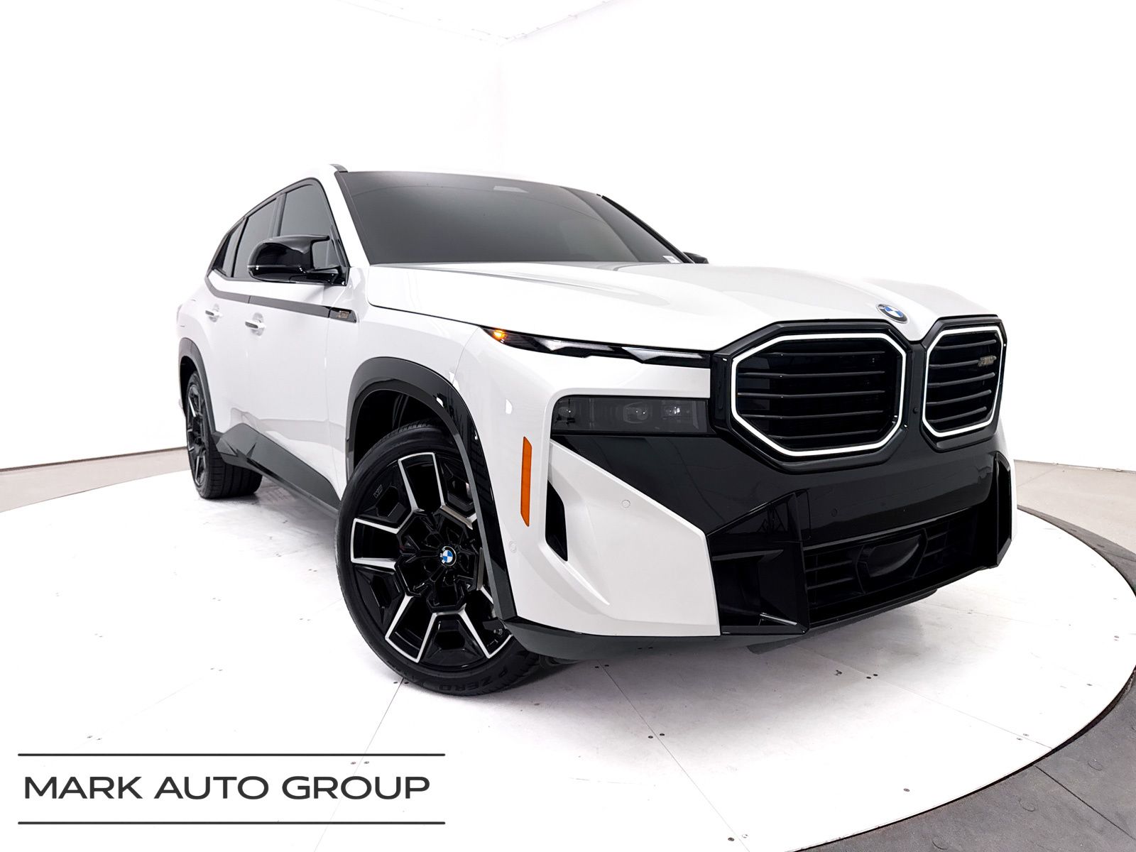 2024 BMW XM Base
