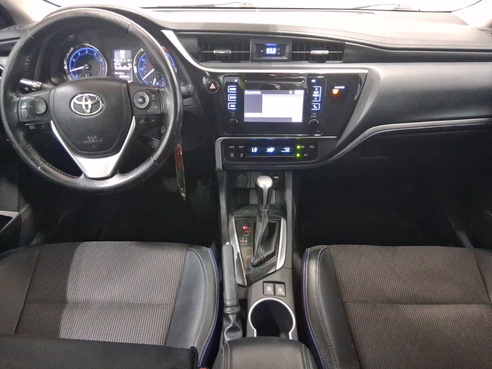Used Car 2019 Toyota Corolla  Se For Sale Under $15,000 In Austin, Texas