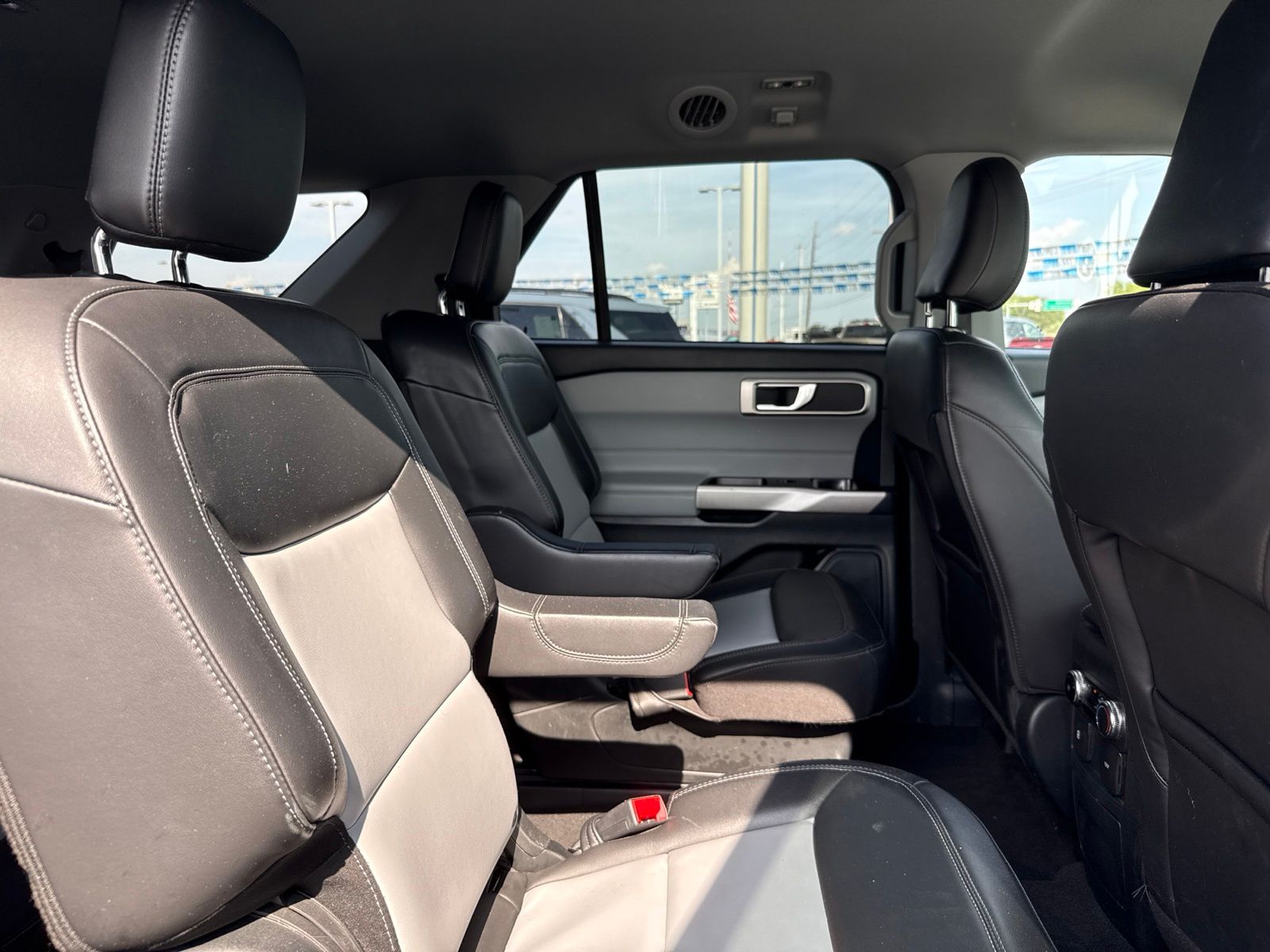 2023 Ford Explorer image 17