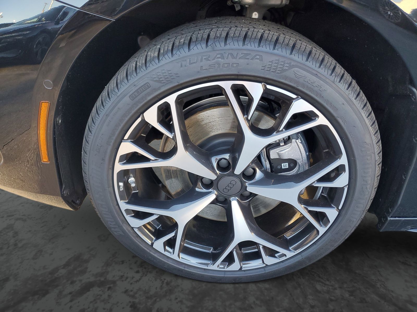 Vehicle photo