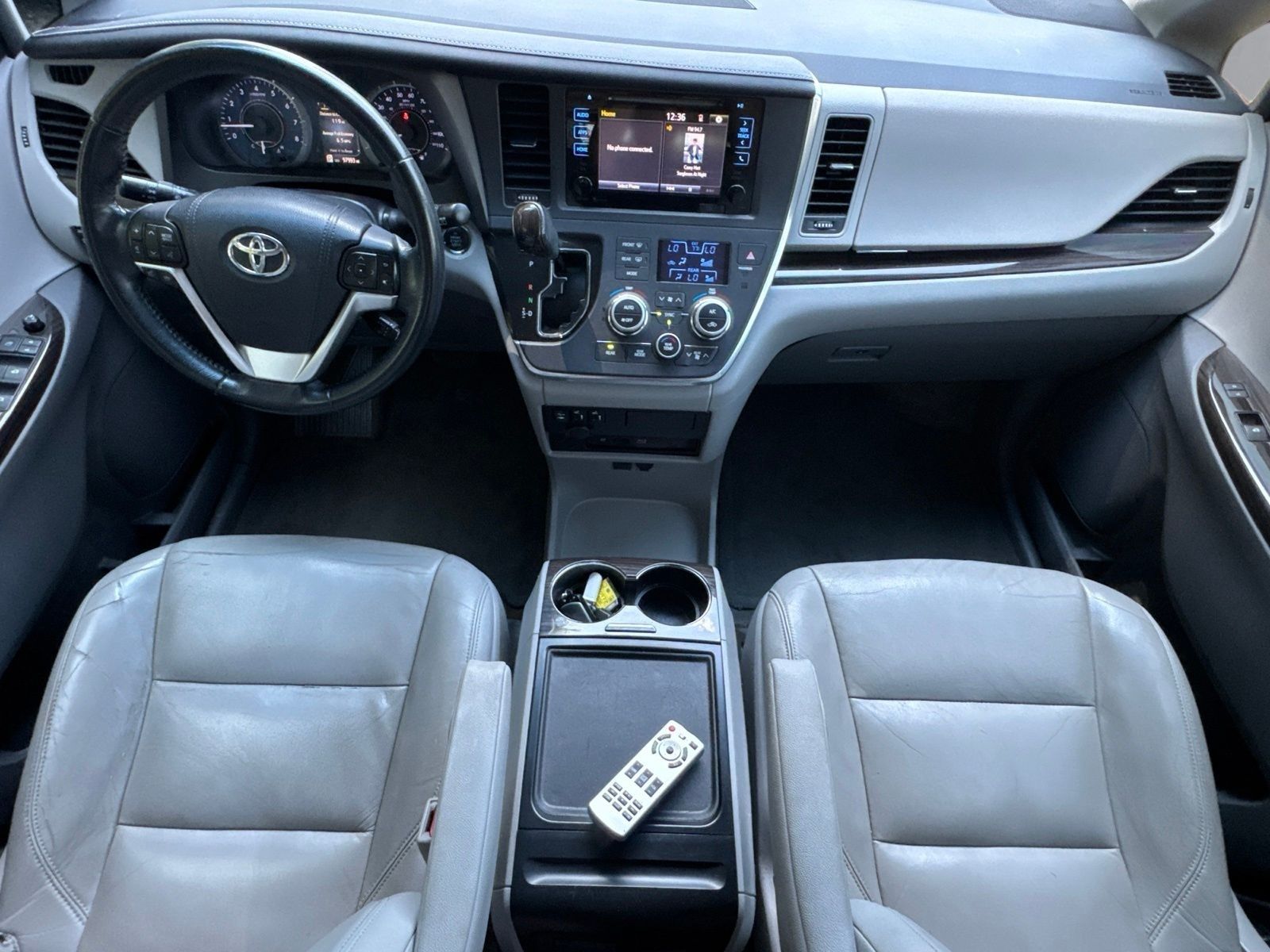 Used 2015 Shoreline Mist Toyota XLE Premium image 3