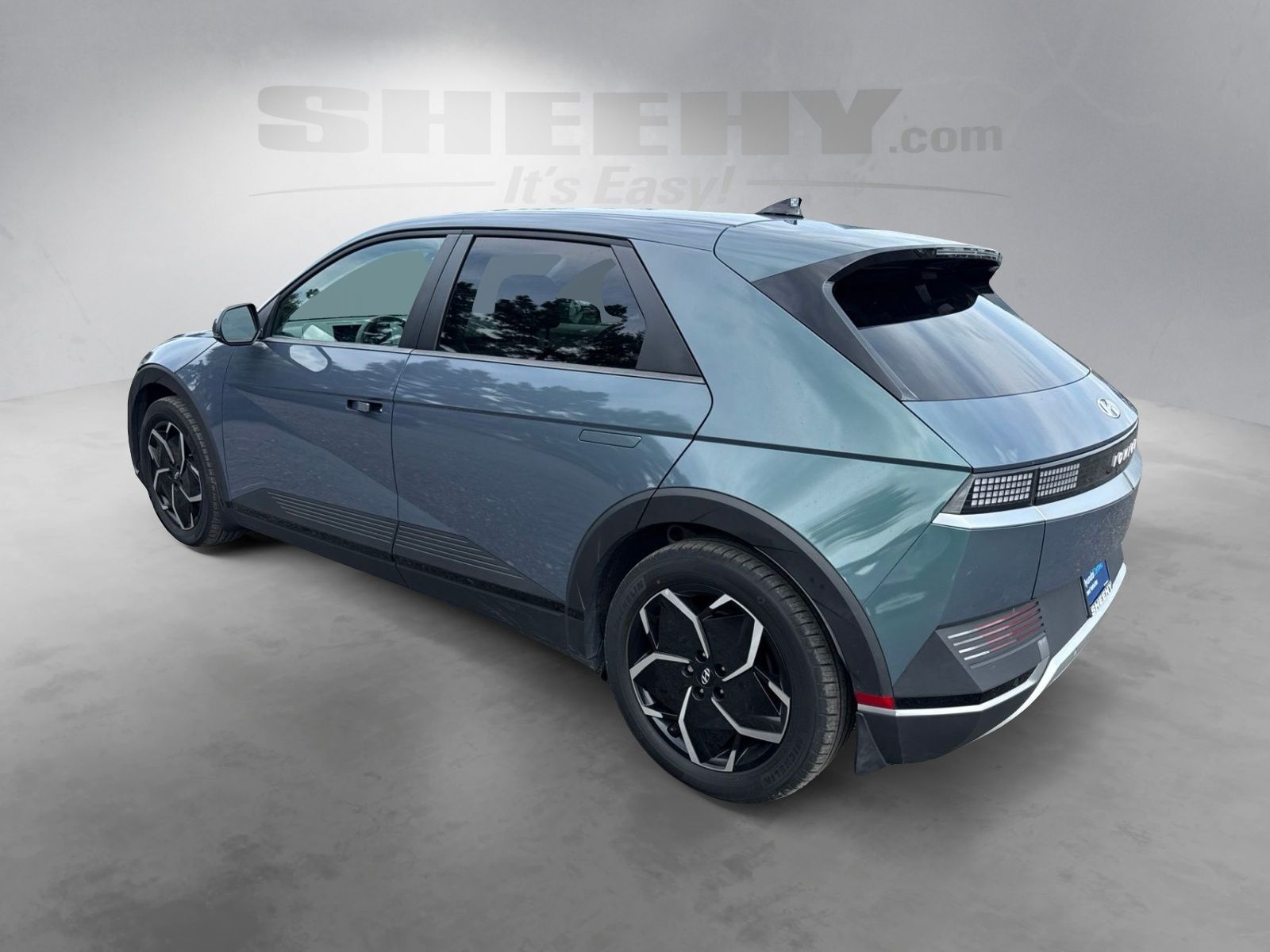 Used 2024 Green Hyundai SEL image 16