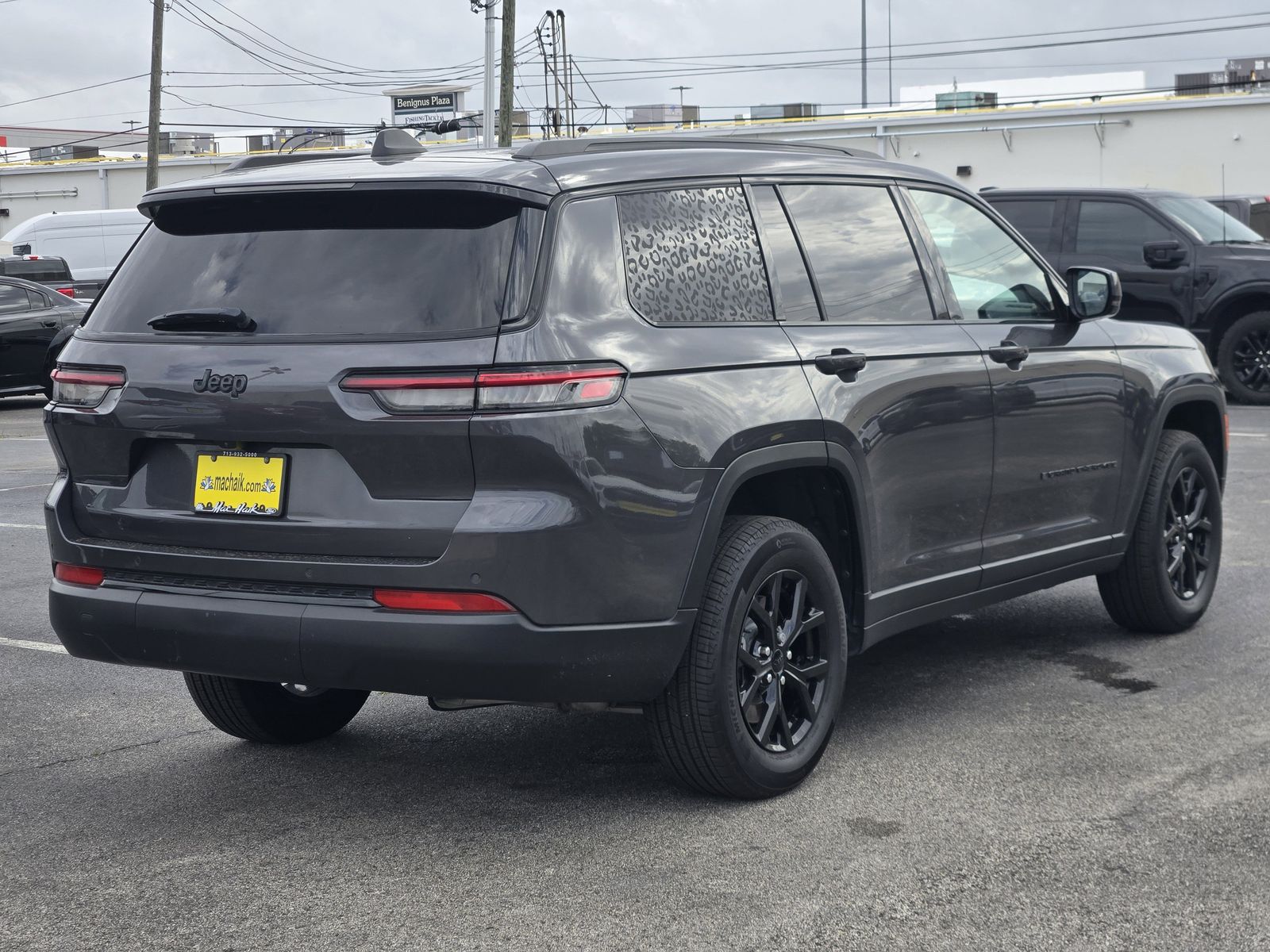 View vehicle photo 5