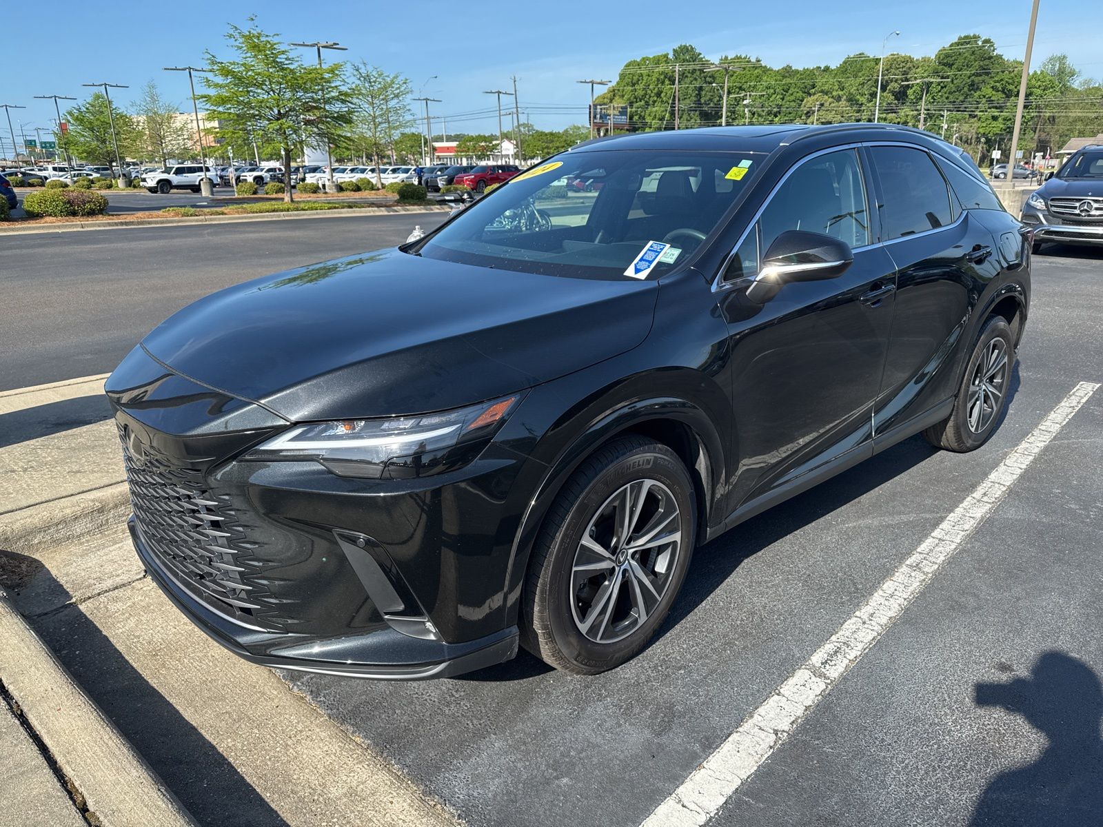 View vehicle photo 2