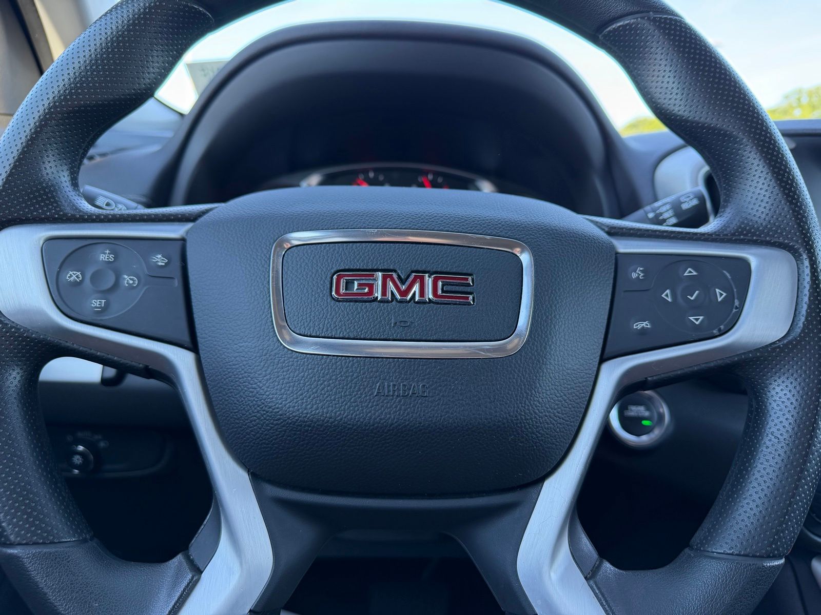 2022 GMC Terrain image 19