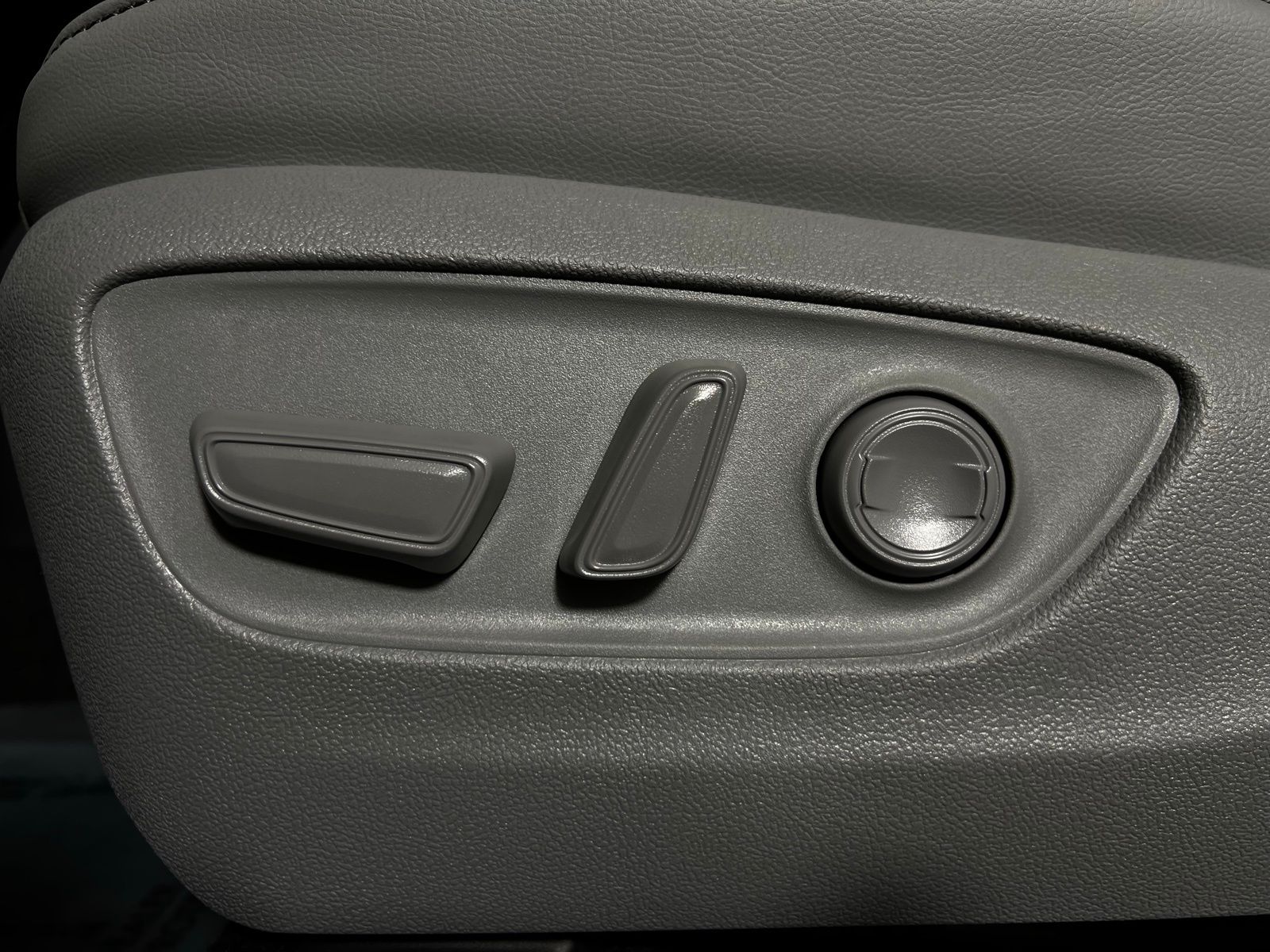 Thumbnail: 2026 Toyota Highlander - 14