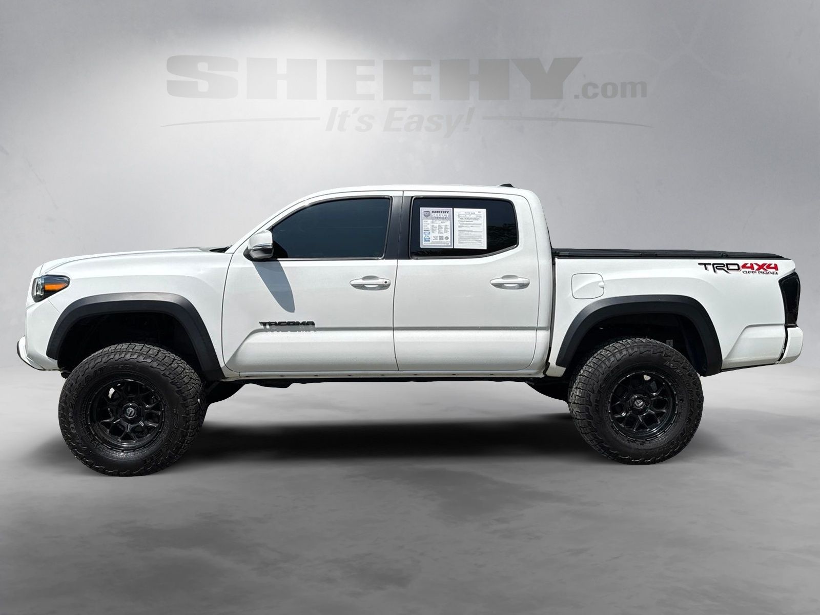 Used 2022 White Toyota TRD Off-Road image 11