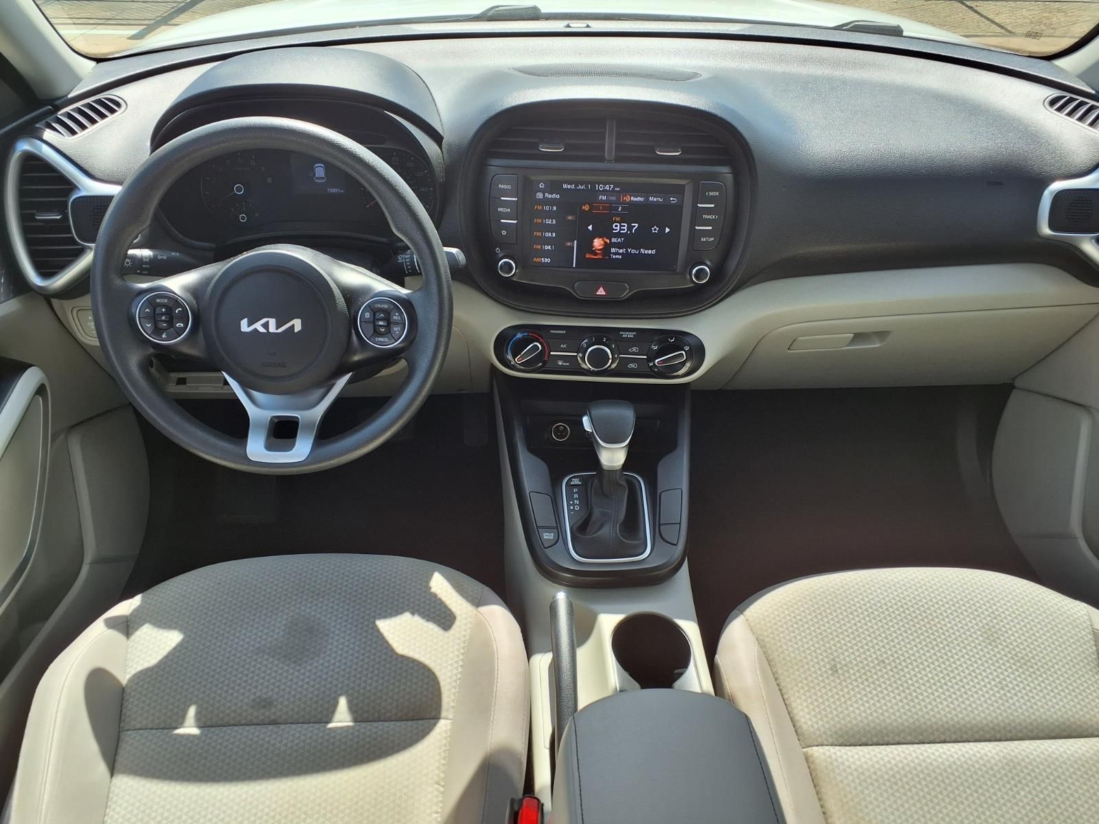 2022 Kia Soul LX White at Gullo Toyota