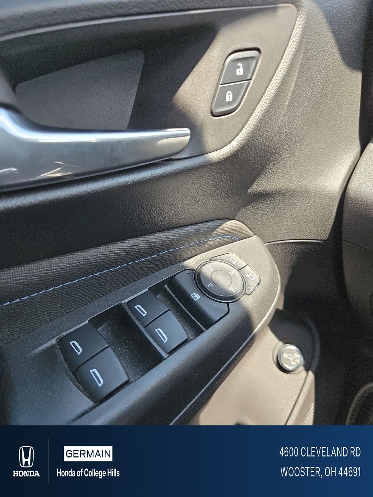 Used 2025 Blue Buick Sport Touring image 17