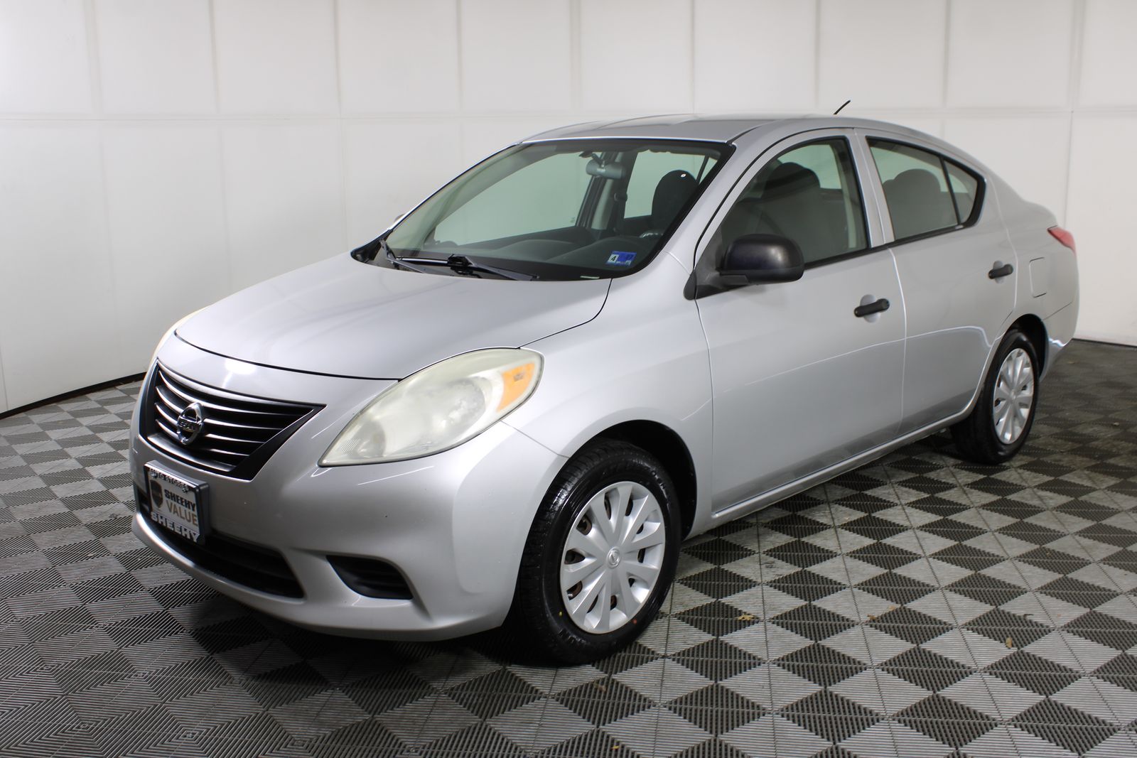 View vehicle photo 3