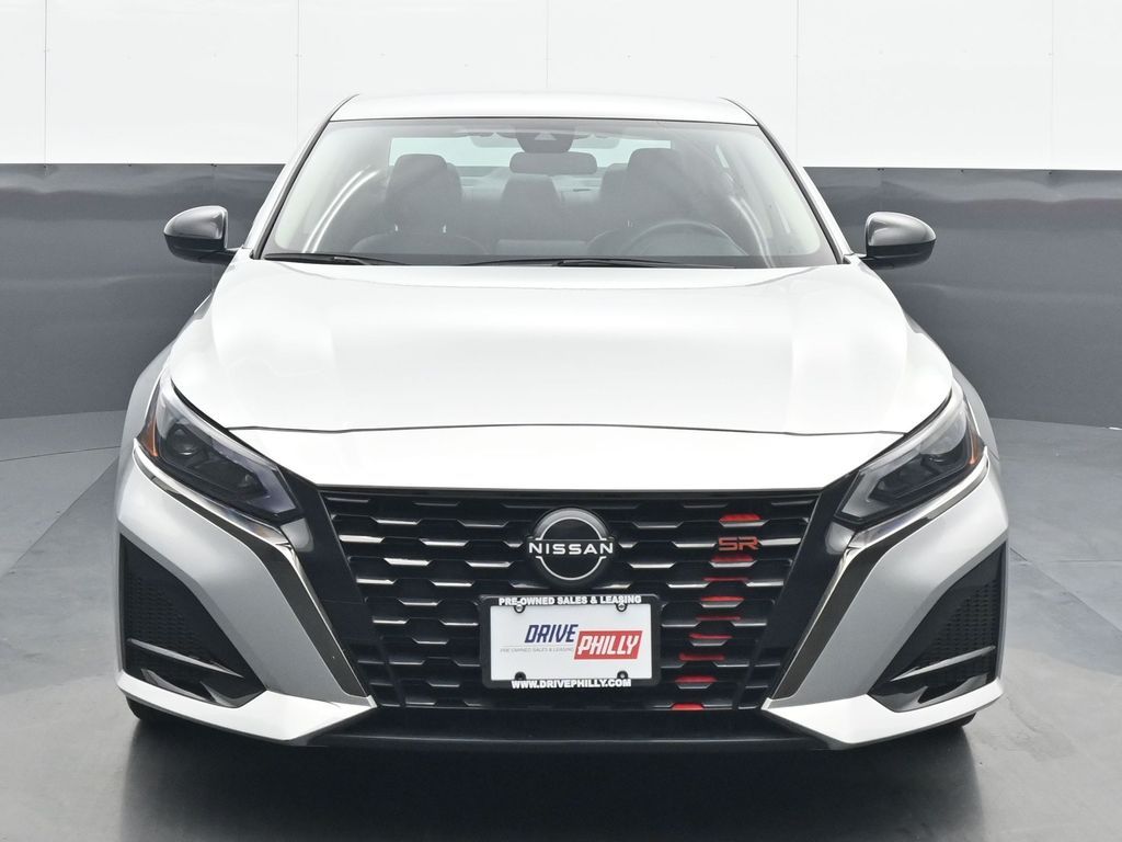 Brilliant Silver Metallic 2023 Nissan Altima Sedan Front-Wheel Drive Continuously Variable Transmission