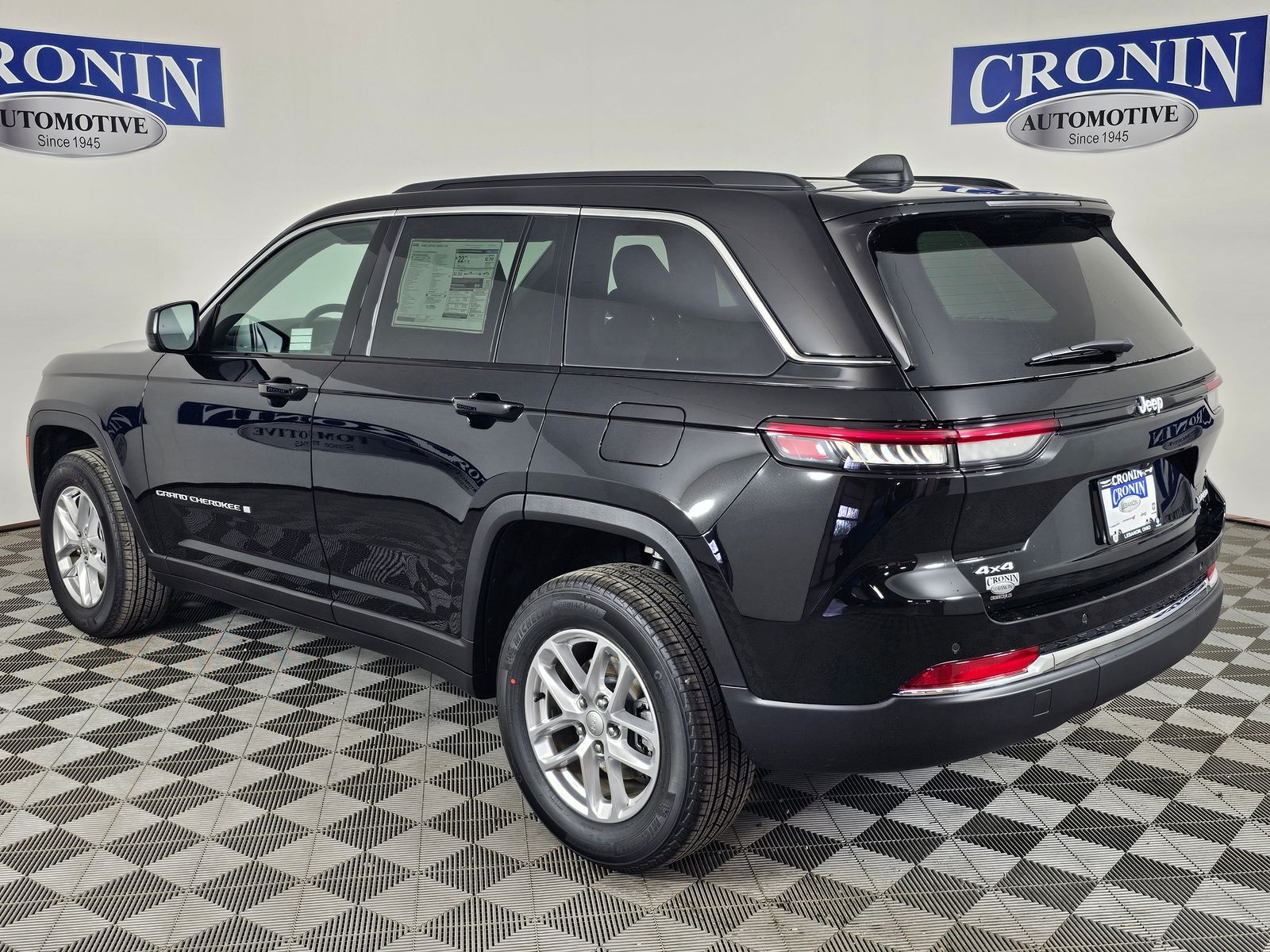 View vehicle photo 3