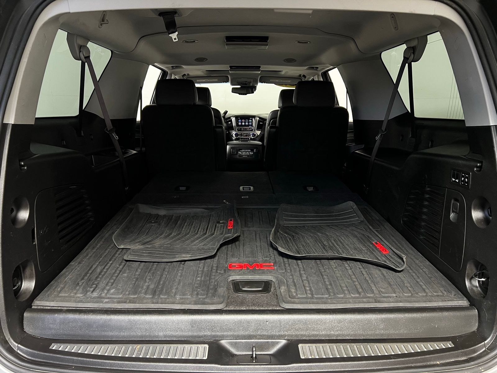 Thumbnail: 2016 GMC Yukon XL - 32