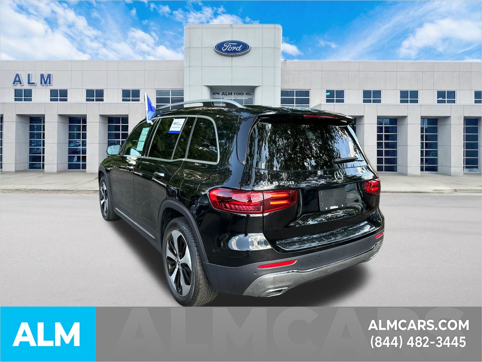 Used 2025 Black Mercedes-Benz GLB 250 image 8